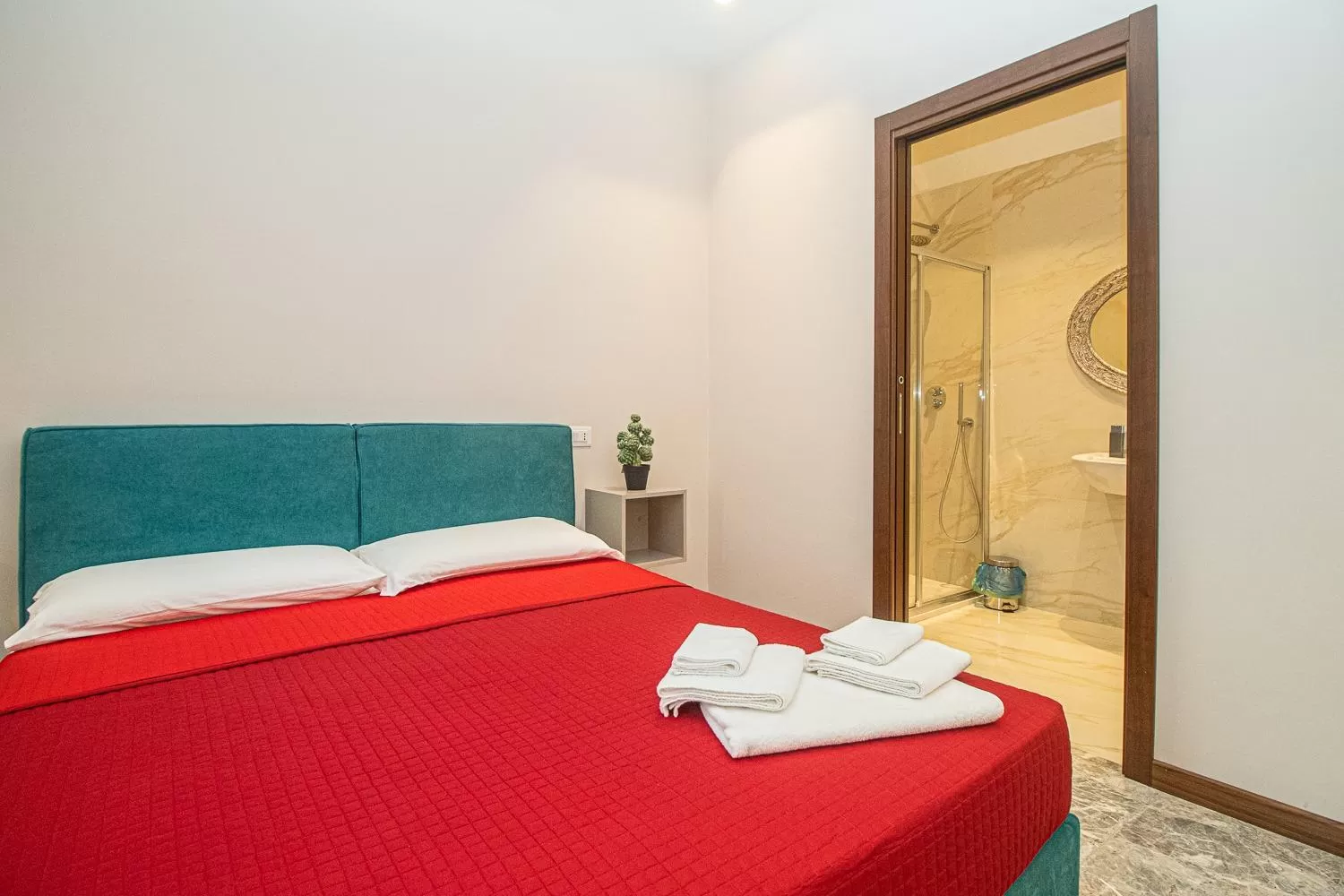 Photo of the whole room, Bed in suebi rooms