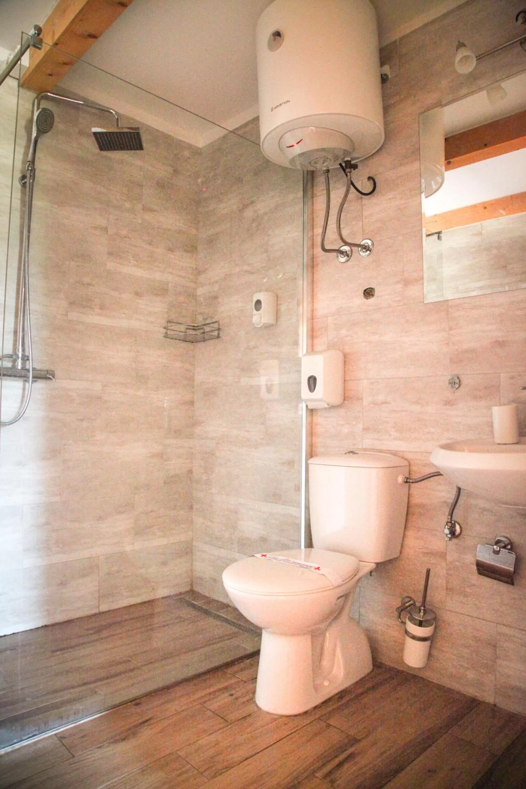 Shower in S Club Resort Hotel Aqua Park and Spa