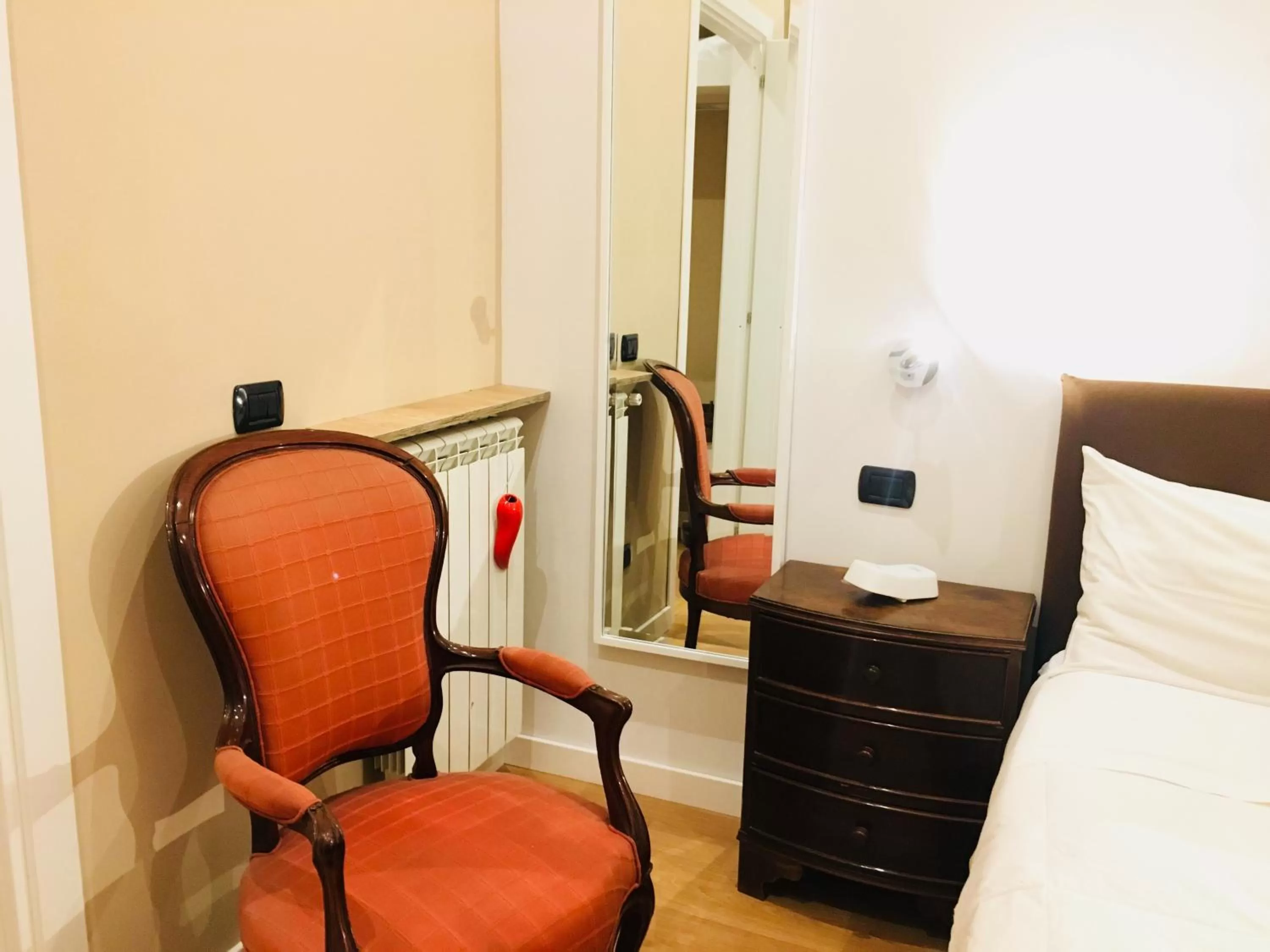 Photo of the whole room, Bed in Grande Archivio Napoli 22