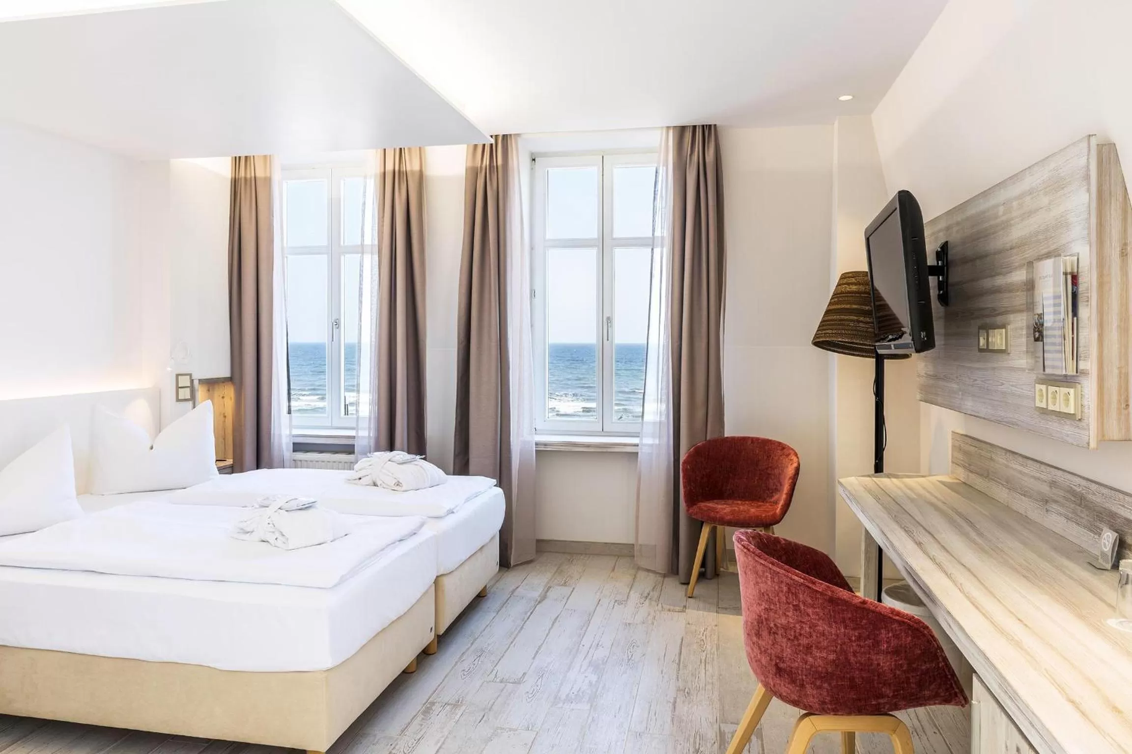 Comfort Double Room with Sea View - single occupancy in SEETELHOTEL Strandhotel Atlantic das Boutiquehotel am Meer