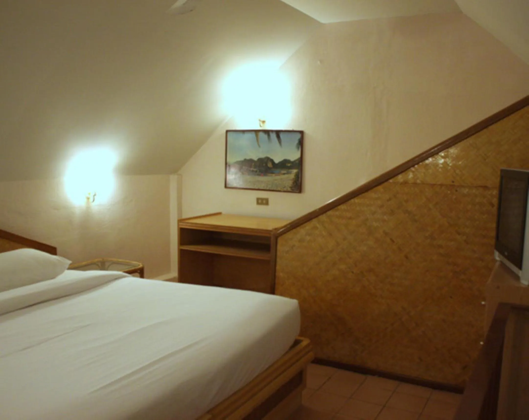 Bed in Karon Cafe Inn