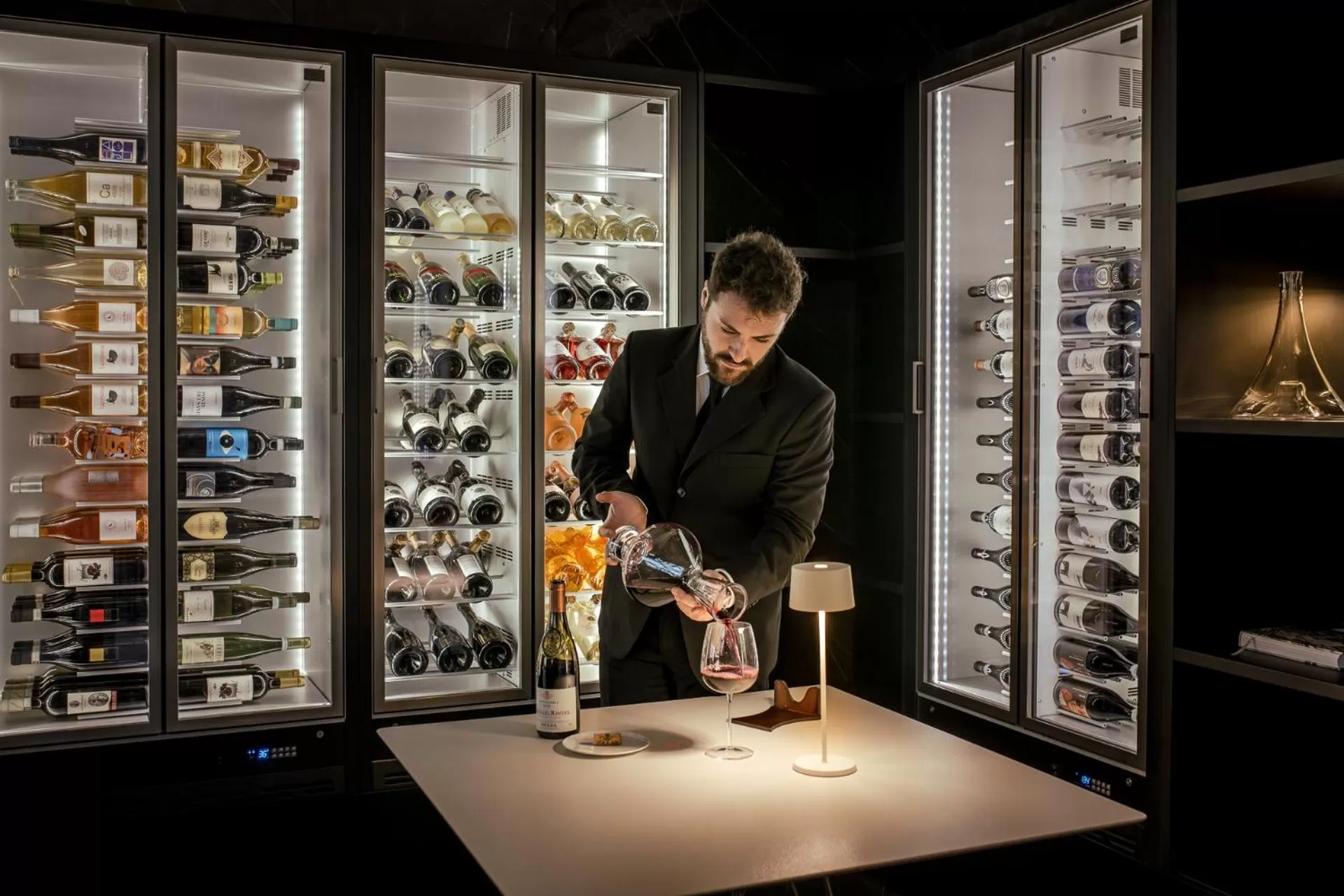 Restaurant/places to eat in Hotel Royal Continental