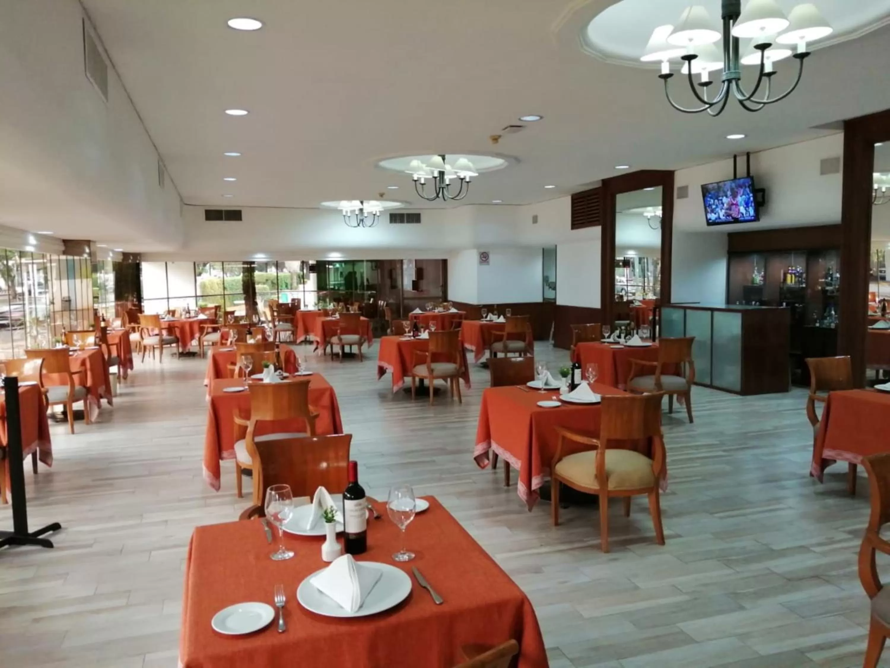 Restaurant/places to eat in Holiday Inn Morelia by IHG