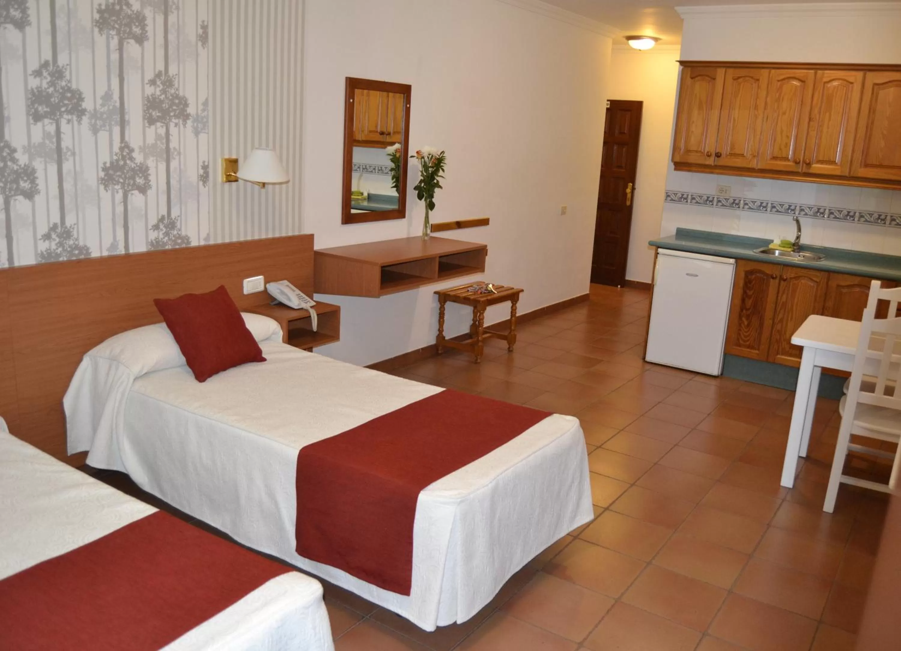 Photo of the whole room, Bed in Hotel Apartamentos Villa Gomera
