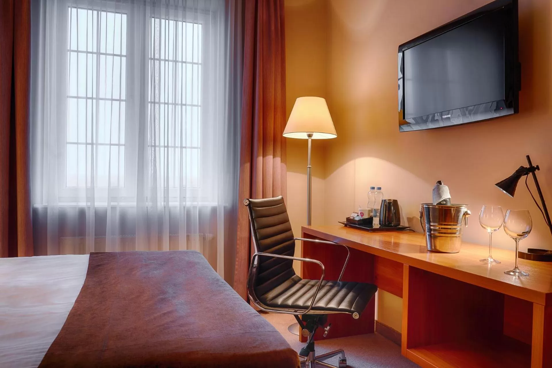 Photo of the whole room, Bed in Focus Hotel Szczecin