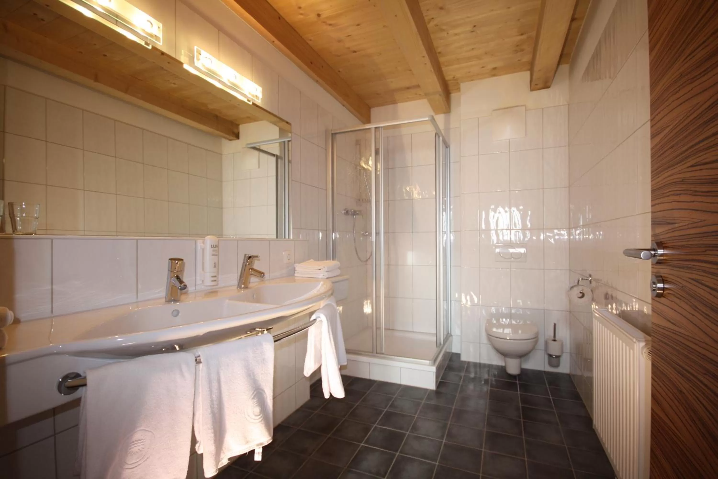 Bathroom in Berghotel Schmittenhöhe