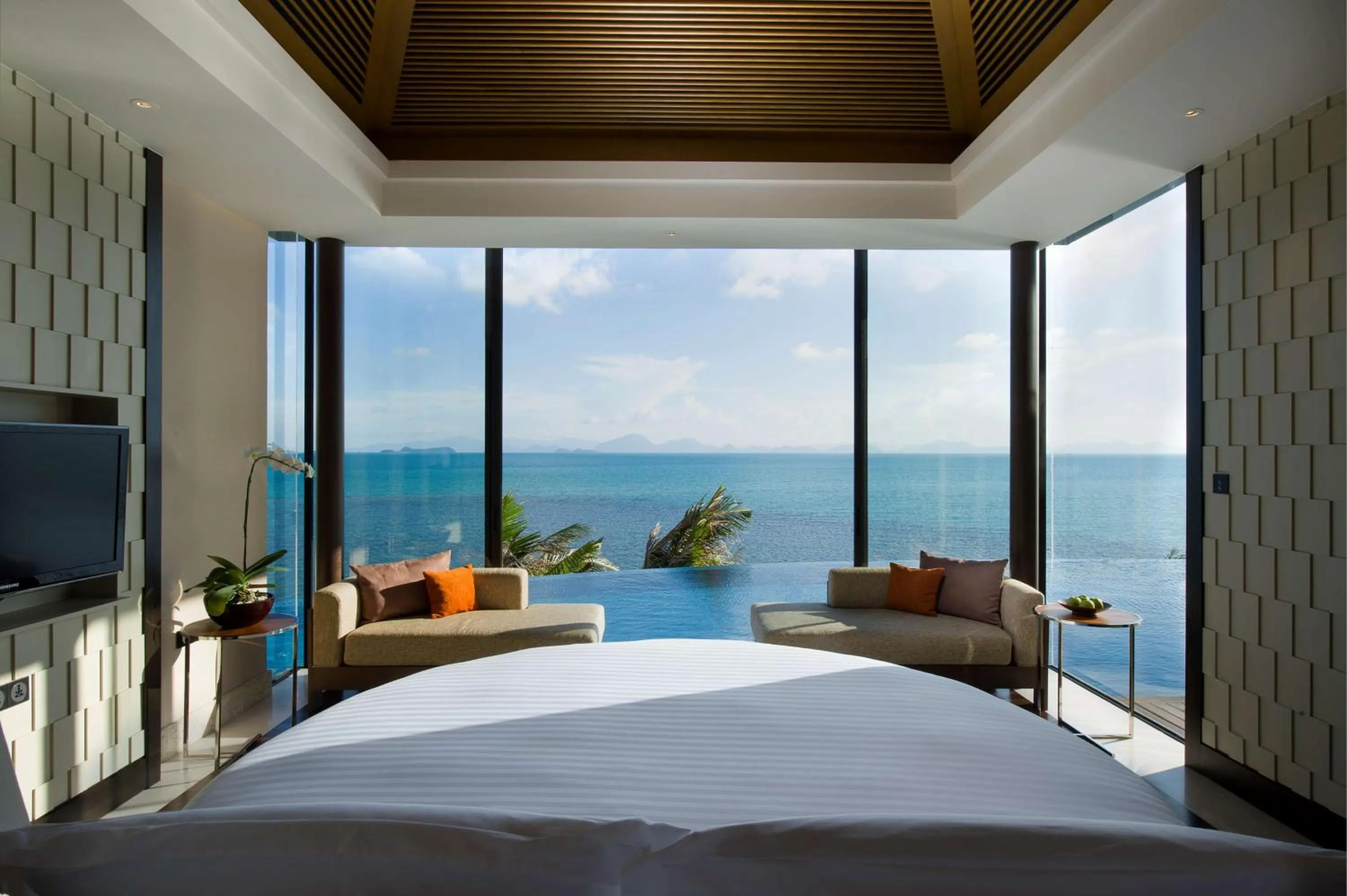 Living room, Bed in Conrad Koh Samui
