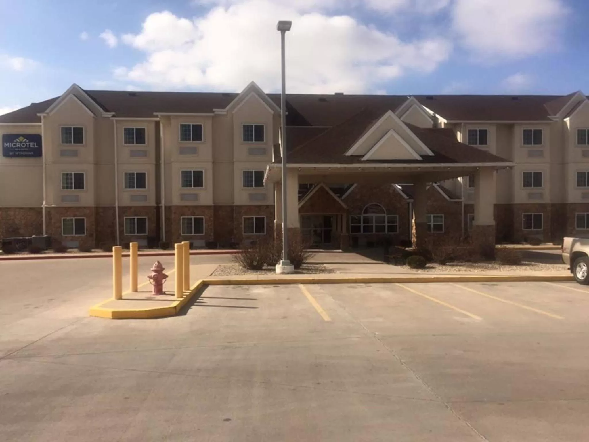 Property building in Microtel Inn & Suites by Wyndham Quincy Downtown - River Area