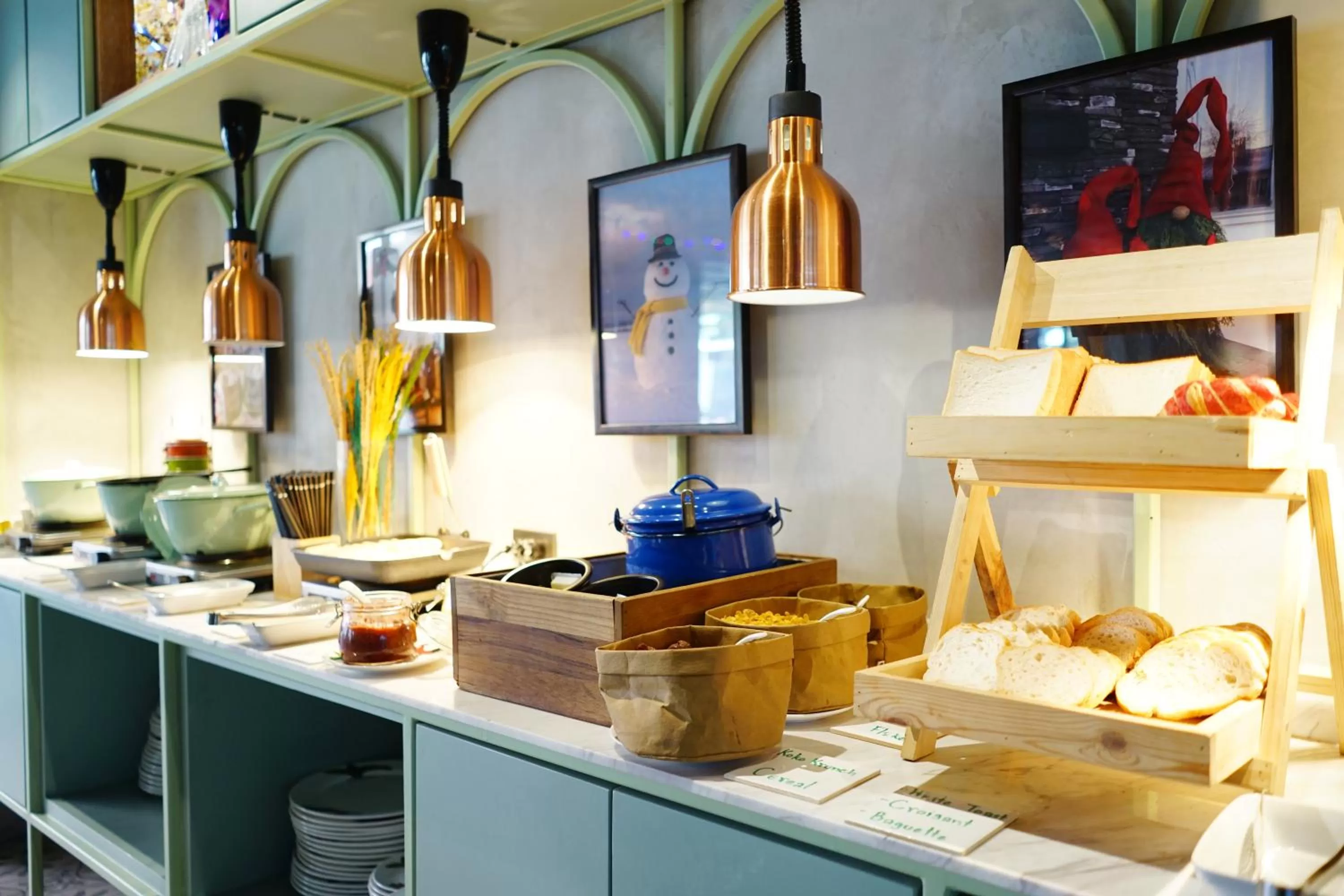 Breakfast in Samsen Street Hotel