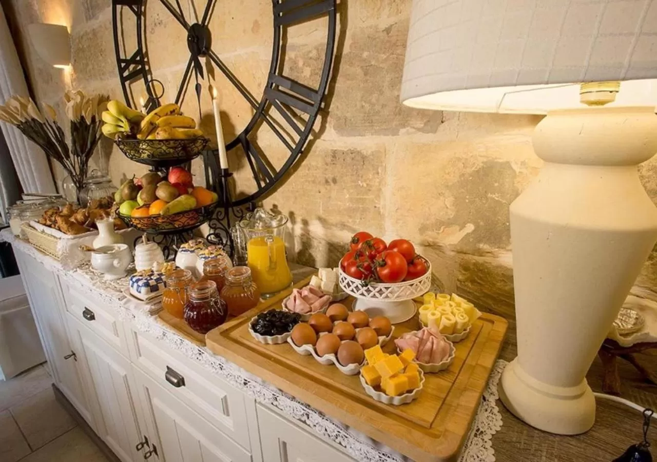 Buffet breakfast in Betty Cake B&B