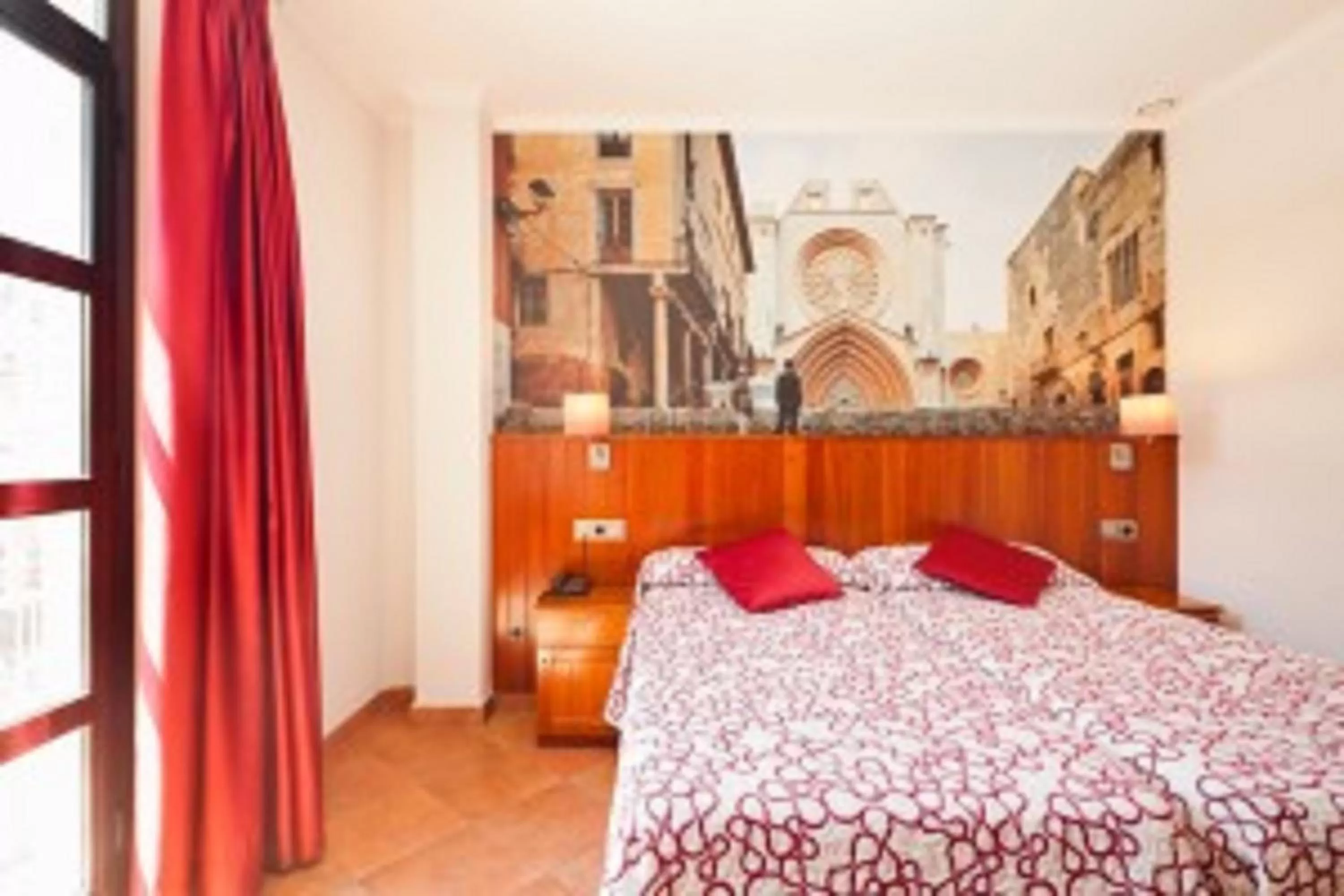 Bed in Plaça De La Font