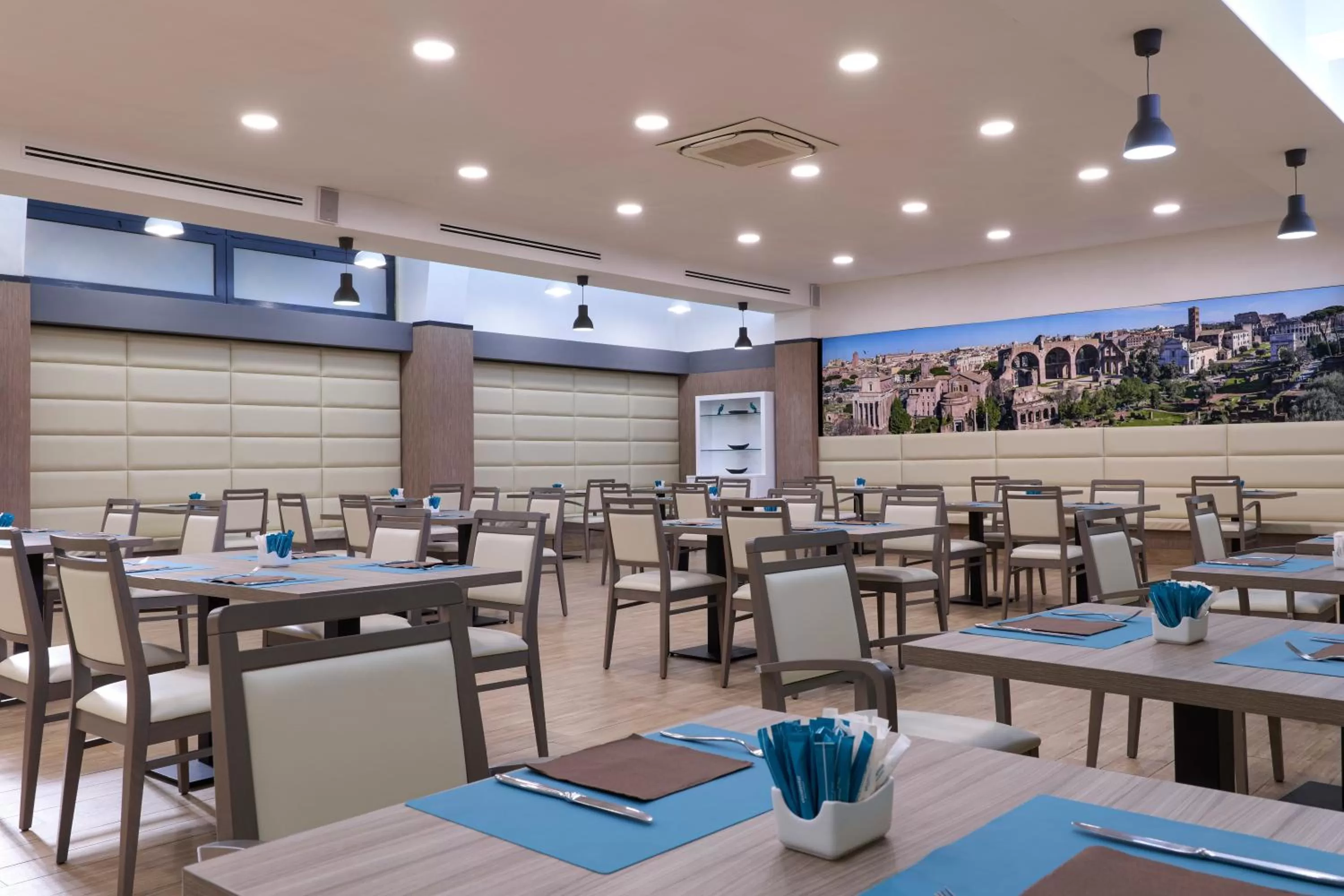 Restaurant/places to eat in Occidental Aurelia