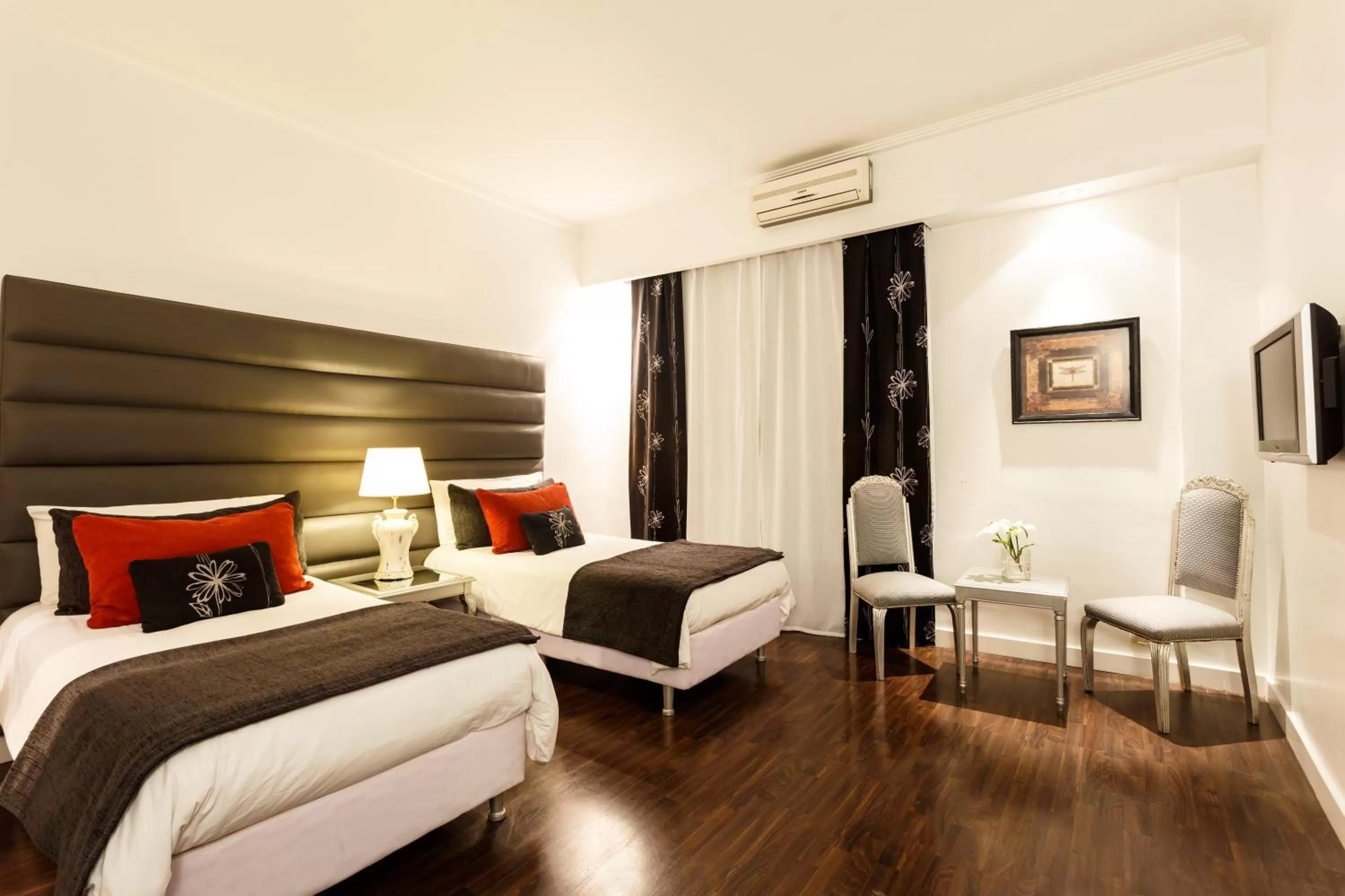 Photo of the whole room in Le Cinque Lusso Recoleta