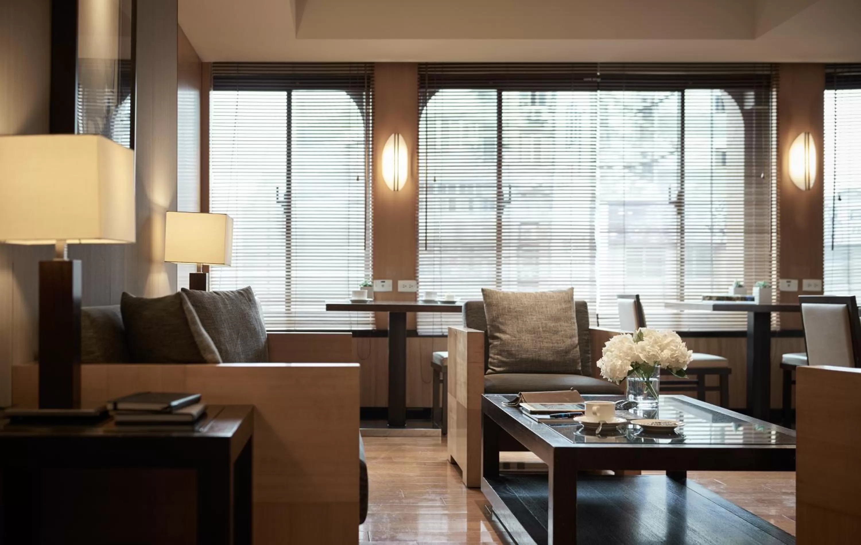 Lounge or bar in Royal Inn Taipei Nanxi - MRT Zhongshan Station