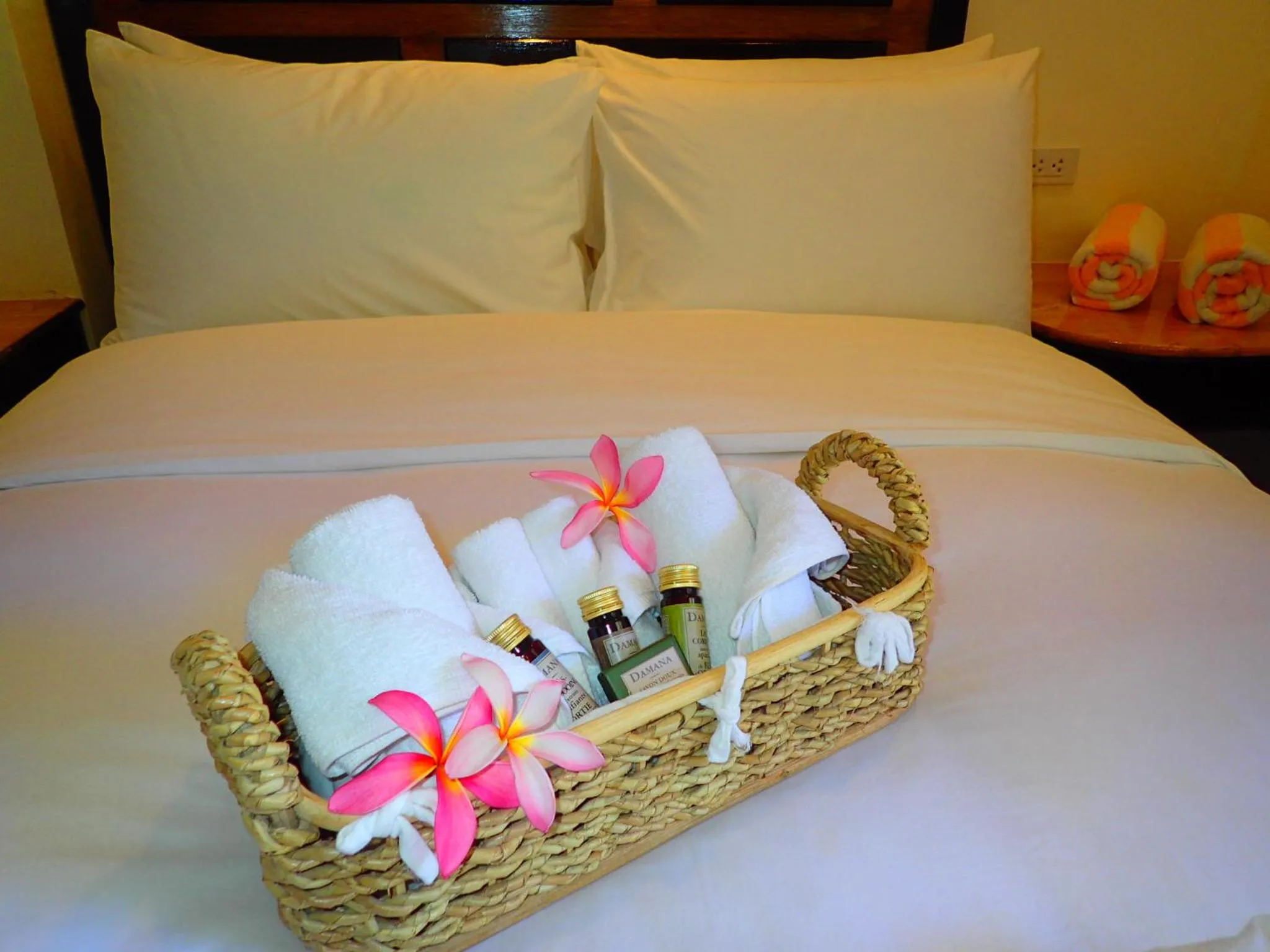 Decorative detail, Bed in Edgewater Dive & Spa Resort