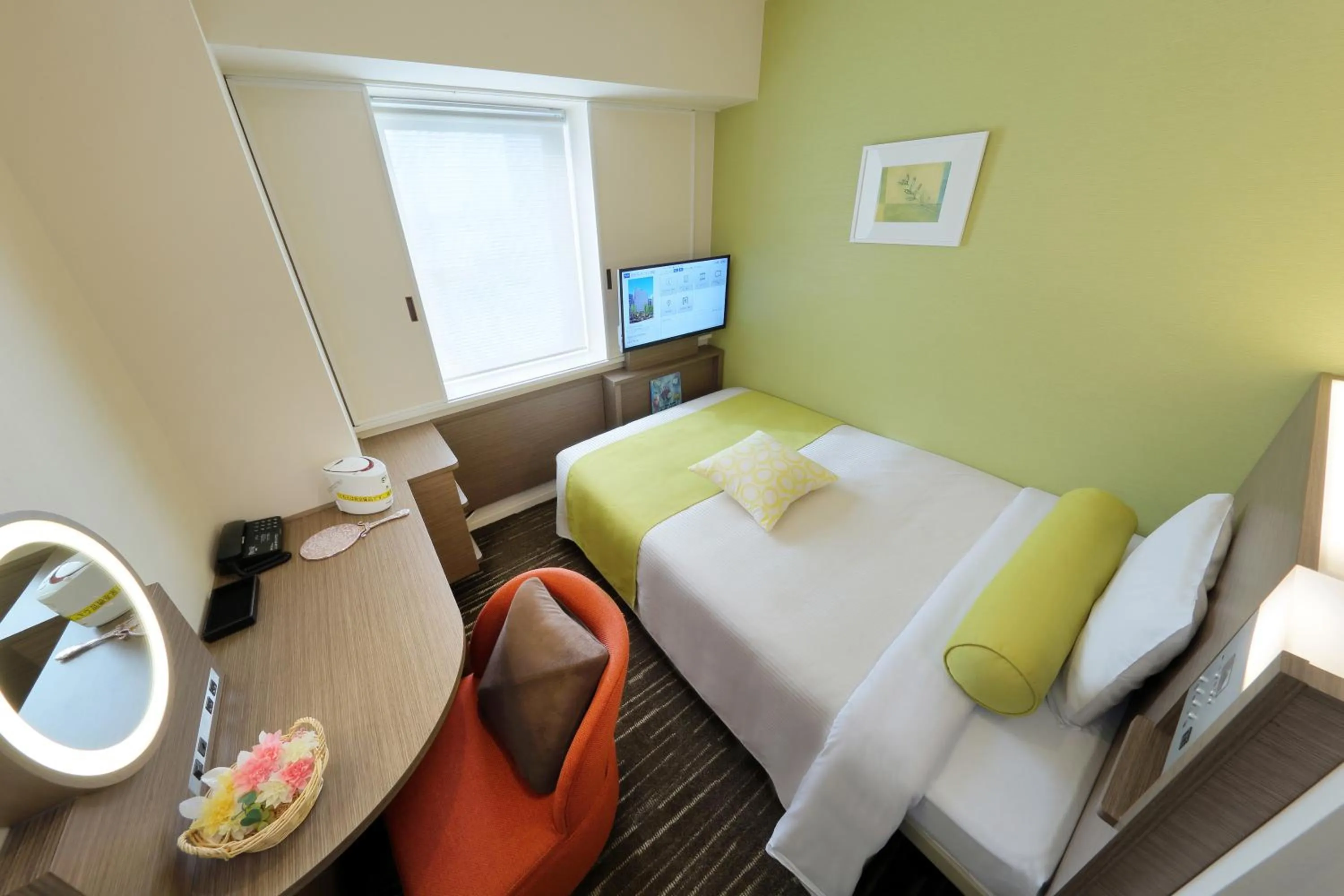 Photo of the whole room, Bed in Keio Presso Inn Ikebukuro