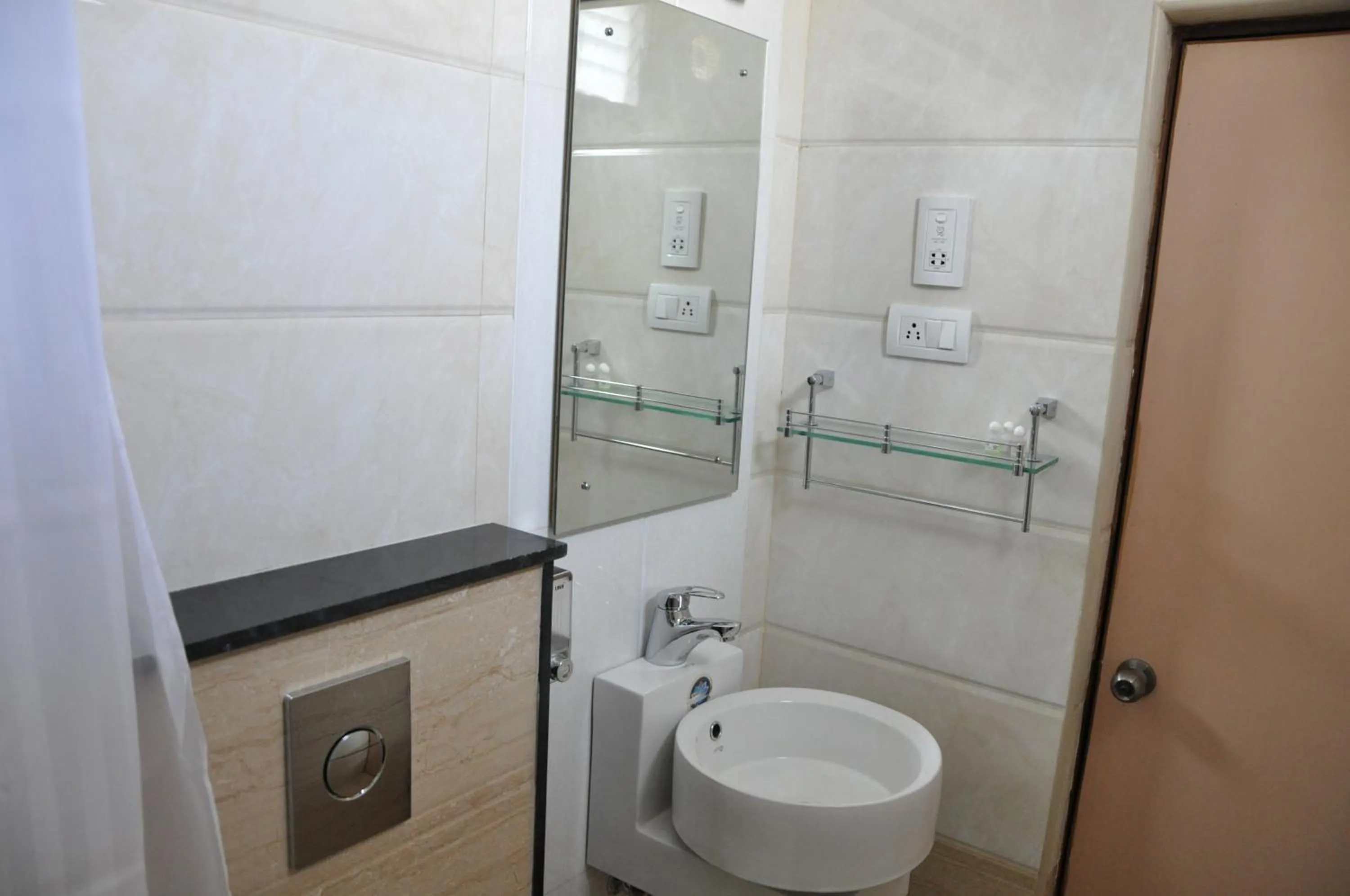 Toilet in Hotel The Nook