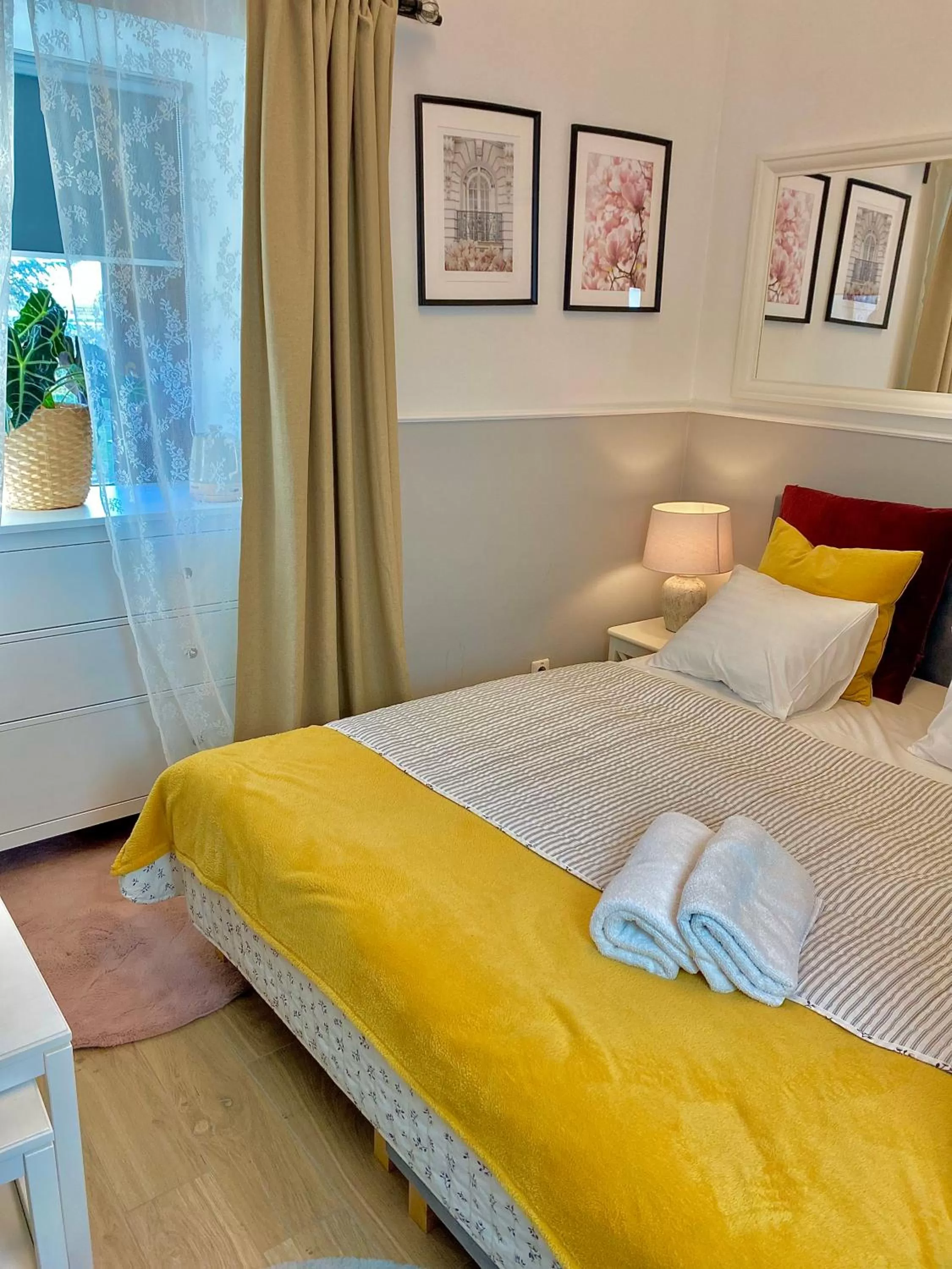 Bed in Pokoje w Starej Karczmie - by Upstairs