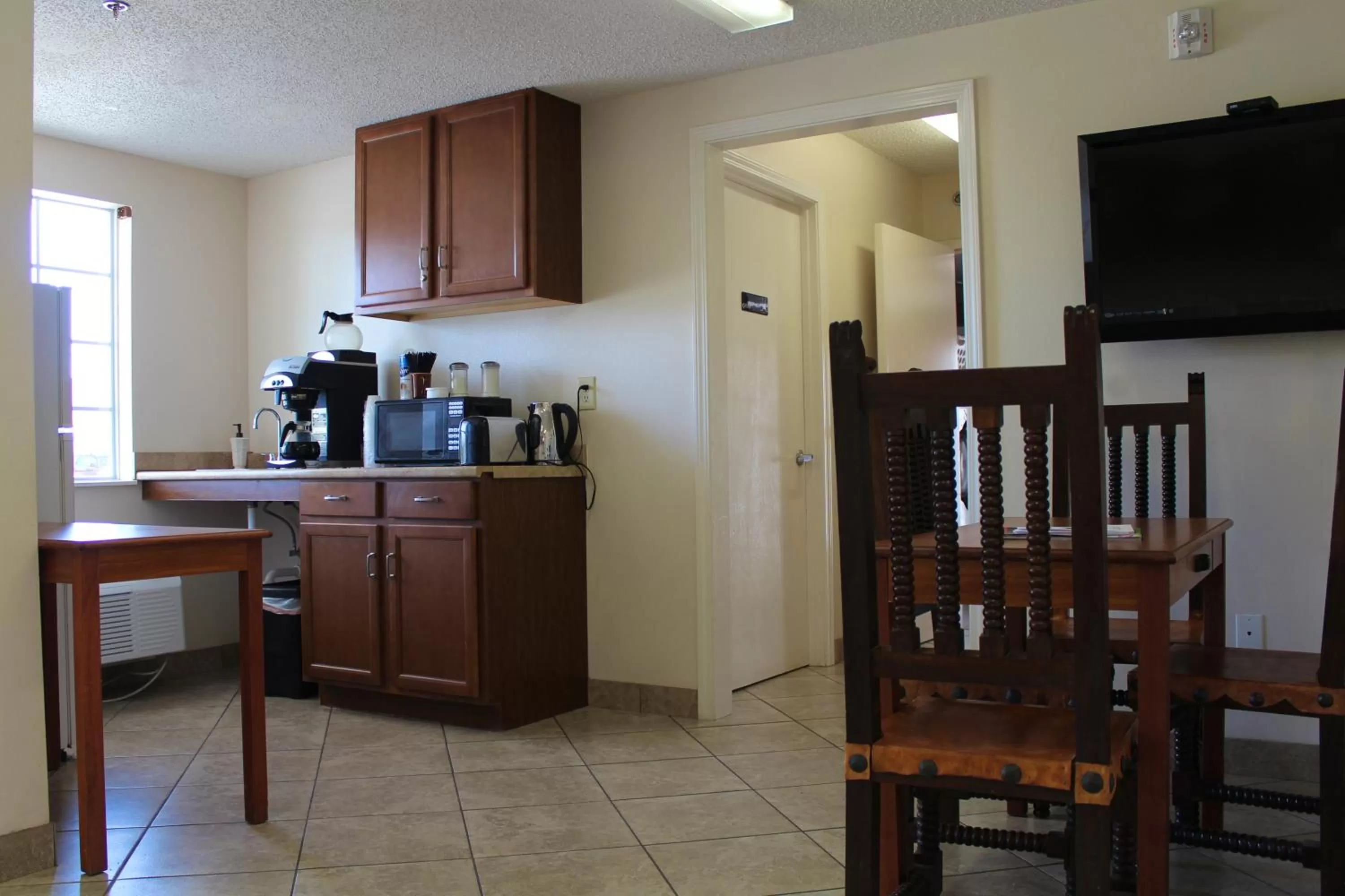 Coffee/tea facilities in Carom Inn Denham Springs-BatonRouge