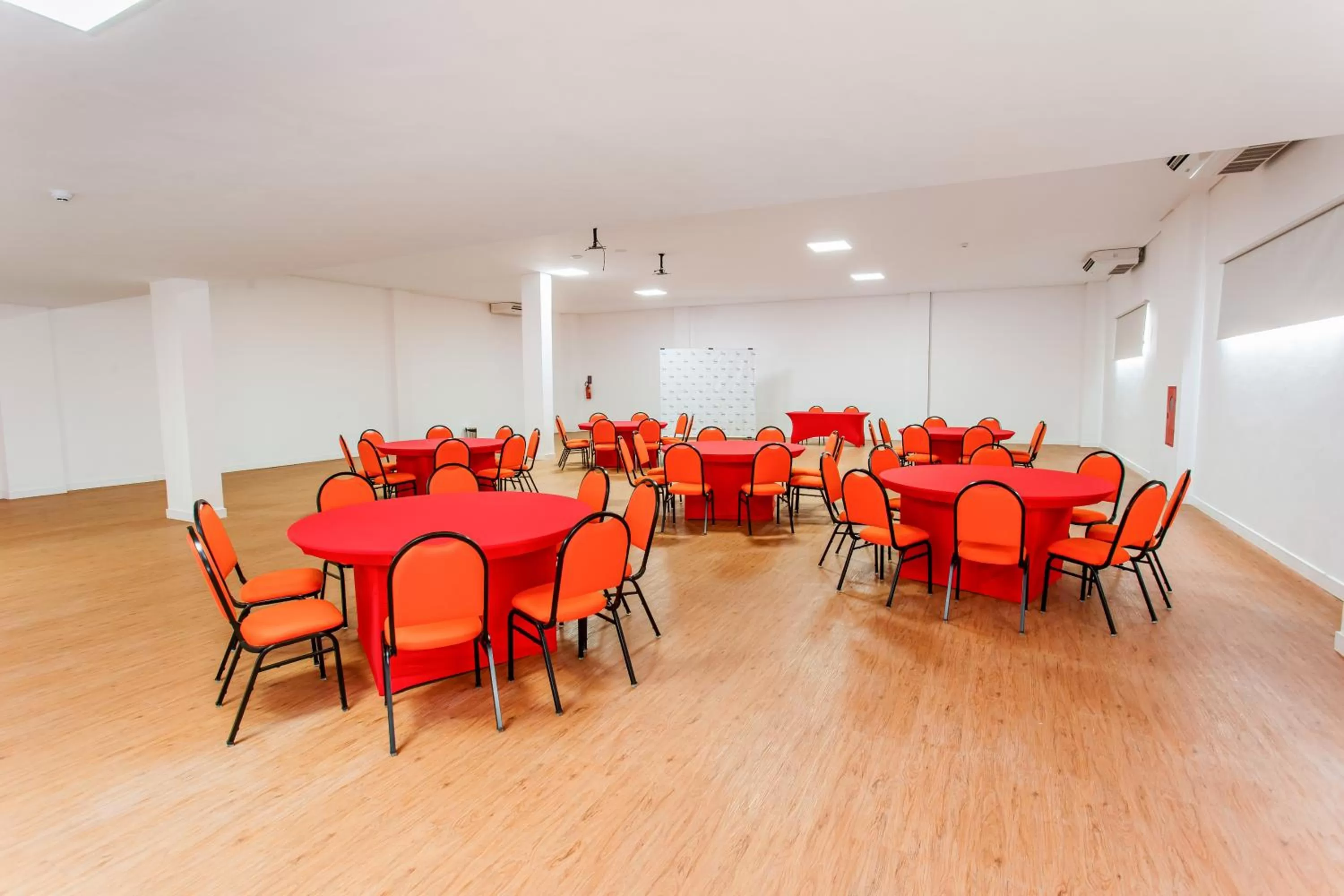 Meeting/conference room in Go Inn Goiana by Atlantica Hotels