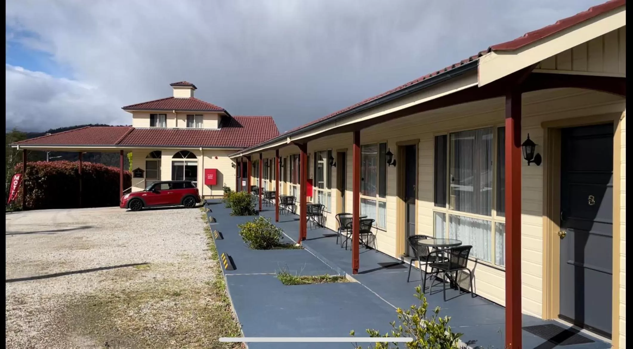 Property building in Lithgow Motor Inn