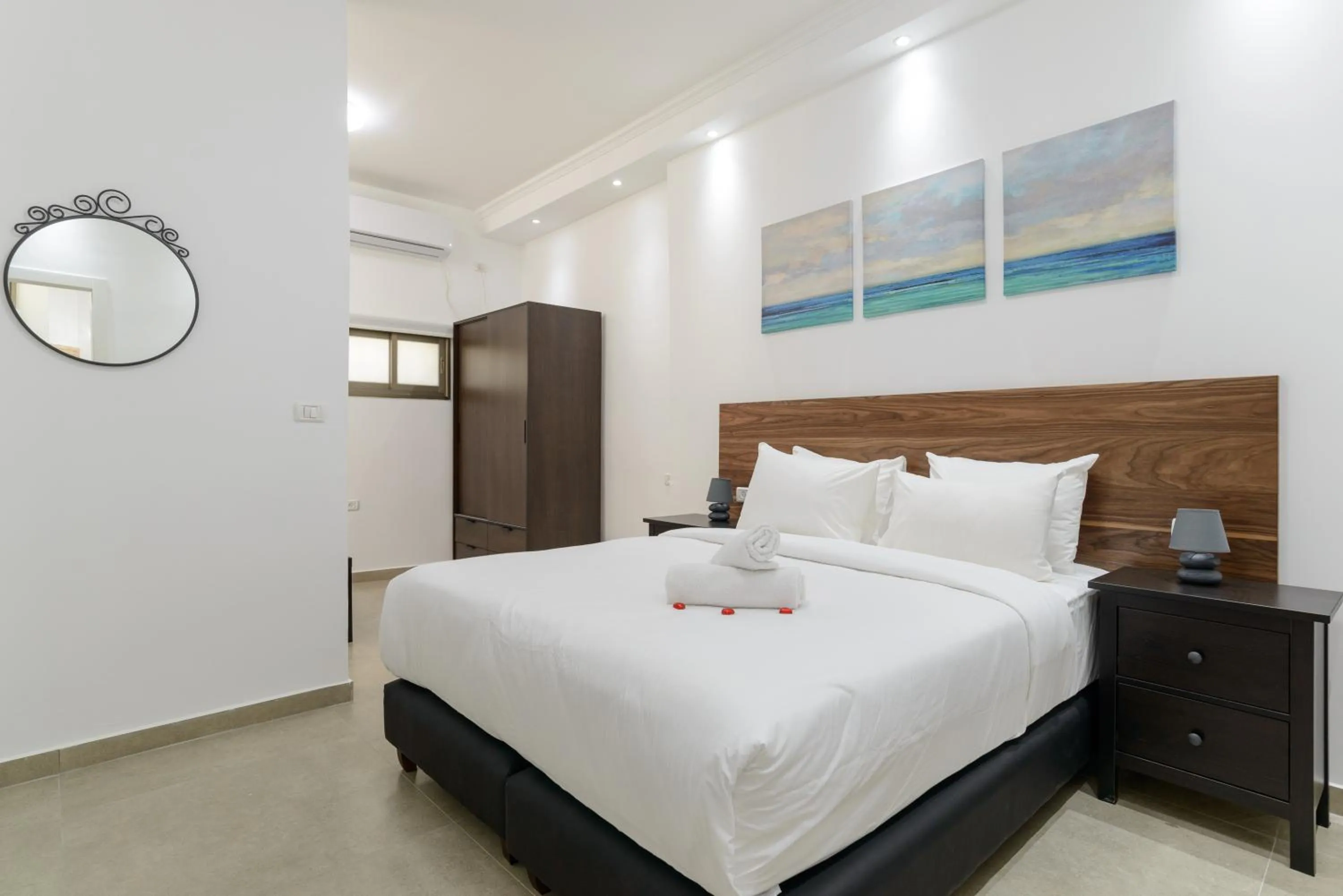 Bed in Liber Tel Aviv Sea Shore Suites BY RAPHAEL HOTELS