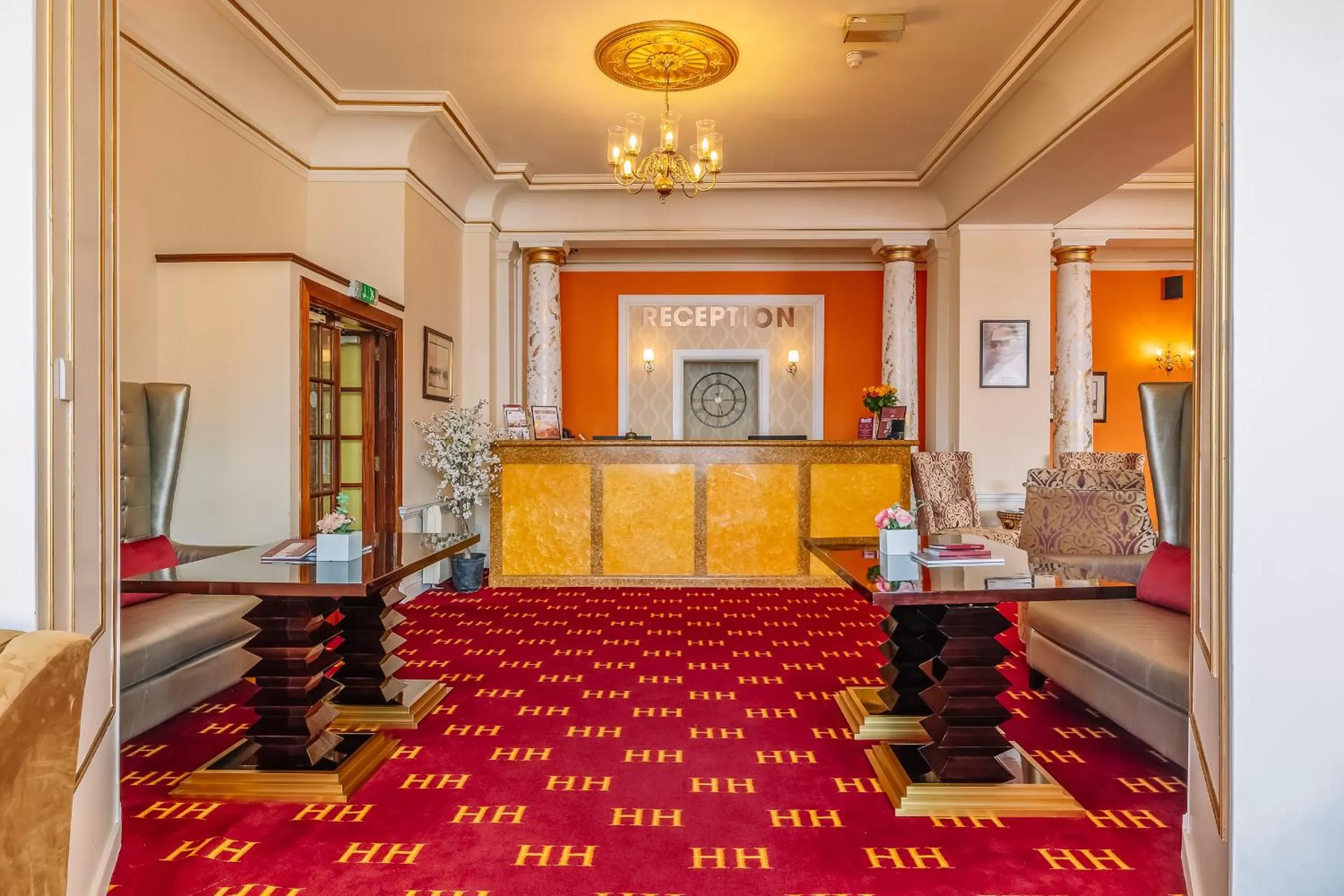 Lobby or reception in Muthu Alexandra Hotel