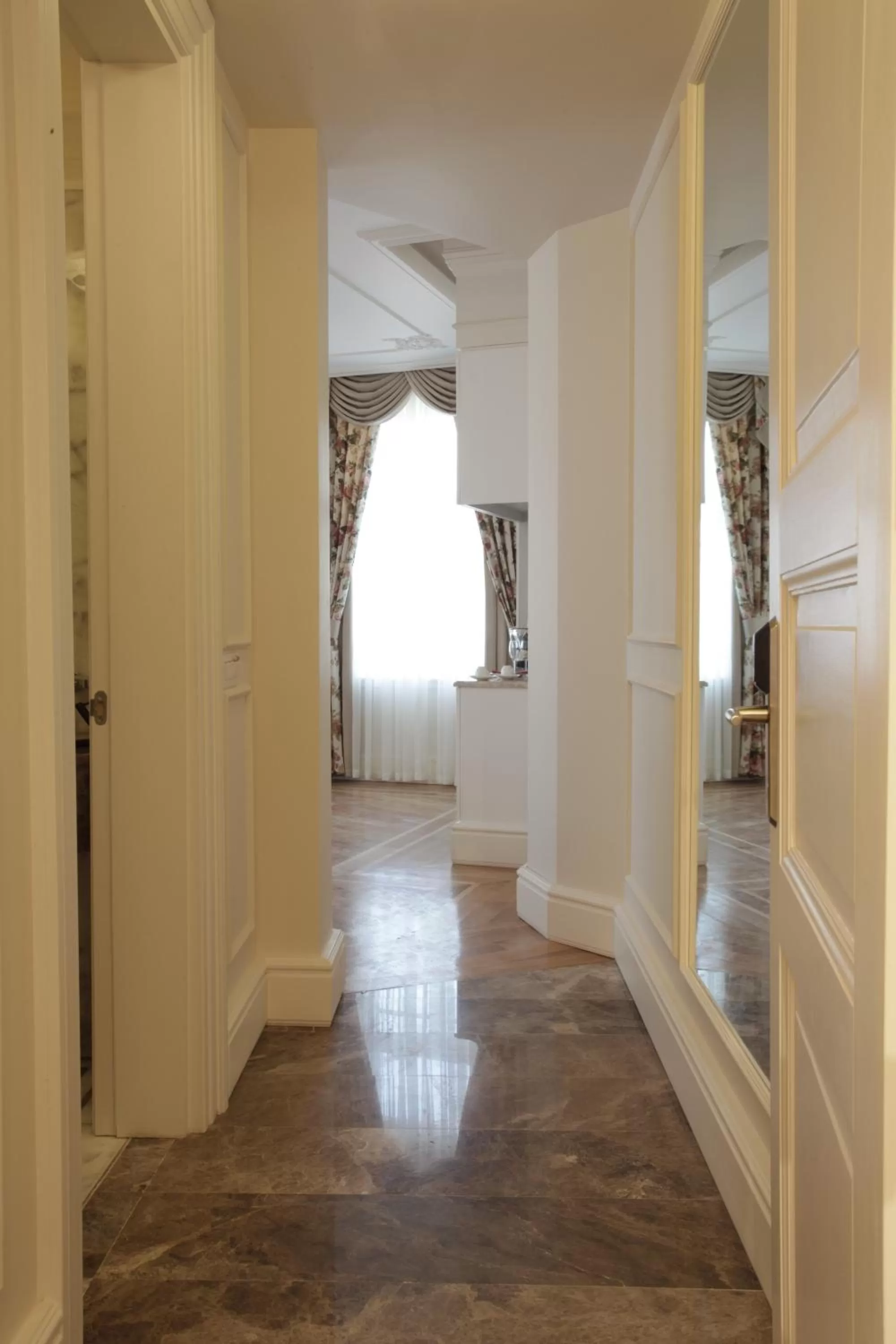 Decorative detail in Corinne Art & Boutique Hotel