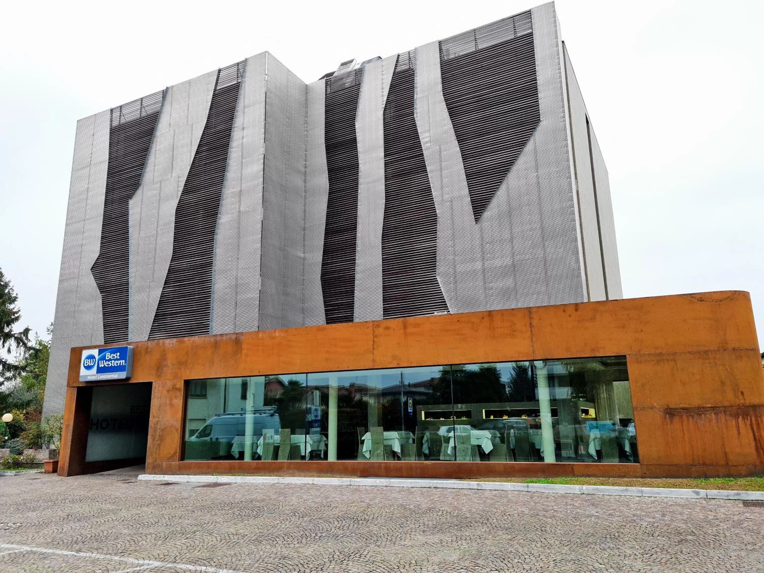 Facade/entrance in Best Western Hotel Continental