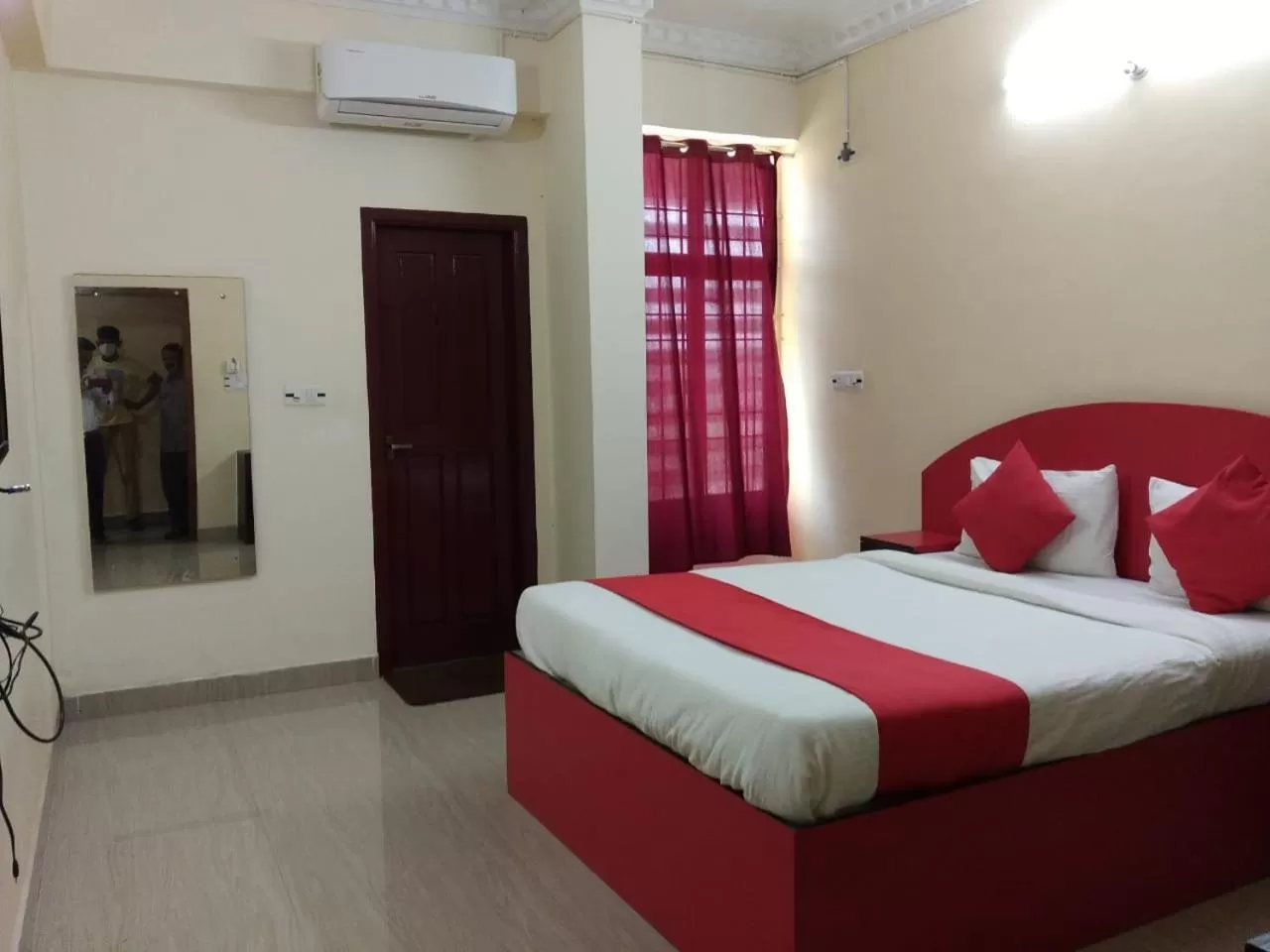 Bedroom in Srinivasa Residency