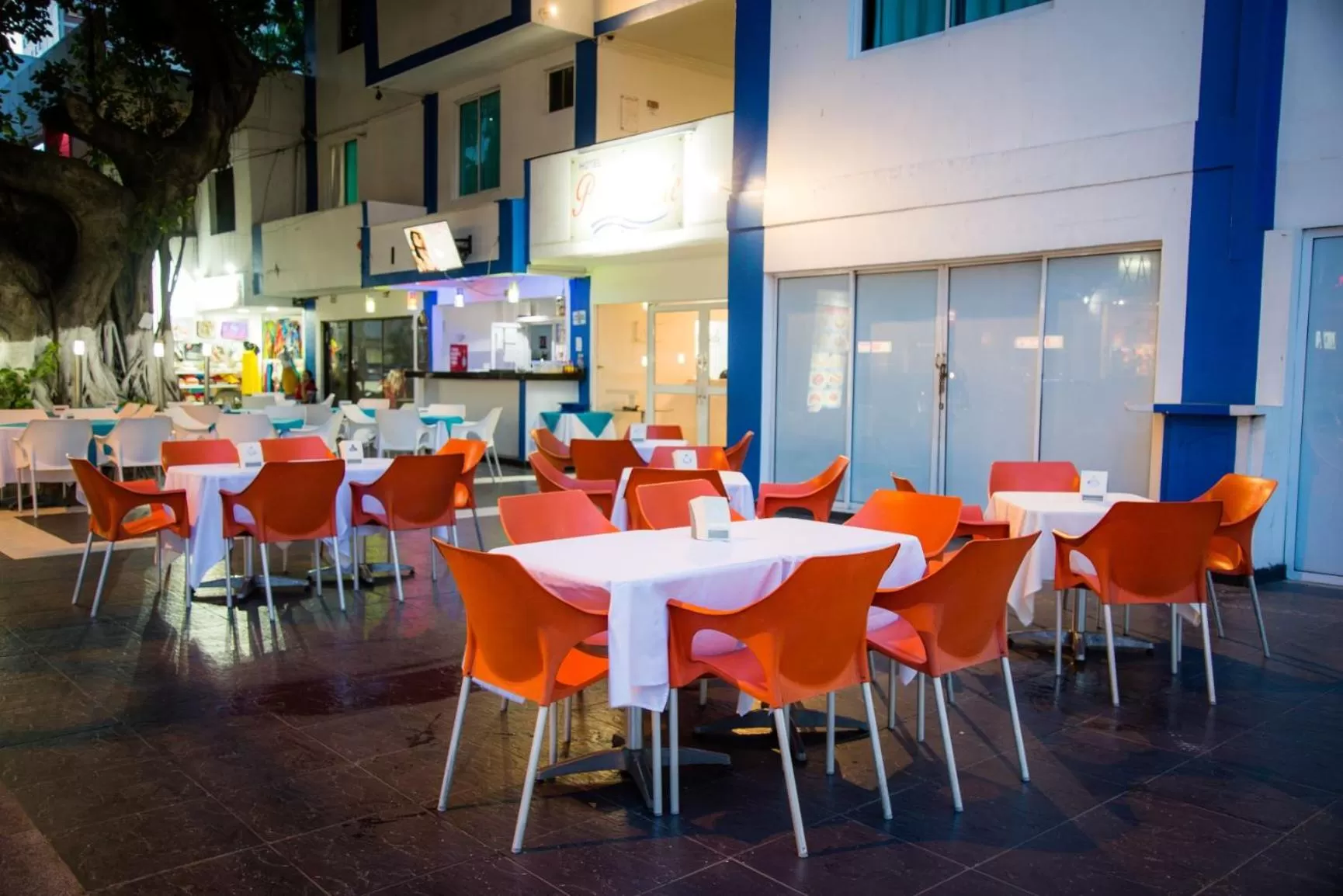 Property building in Hotel Bocagrande By GEH Suites