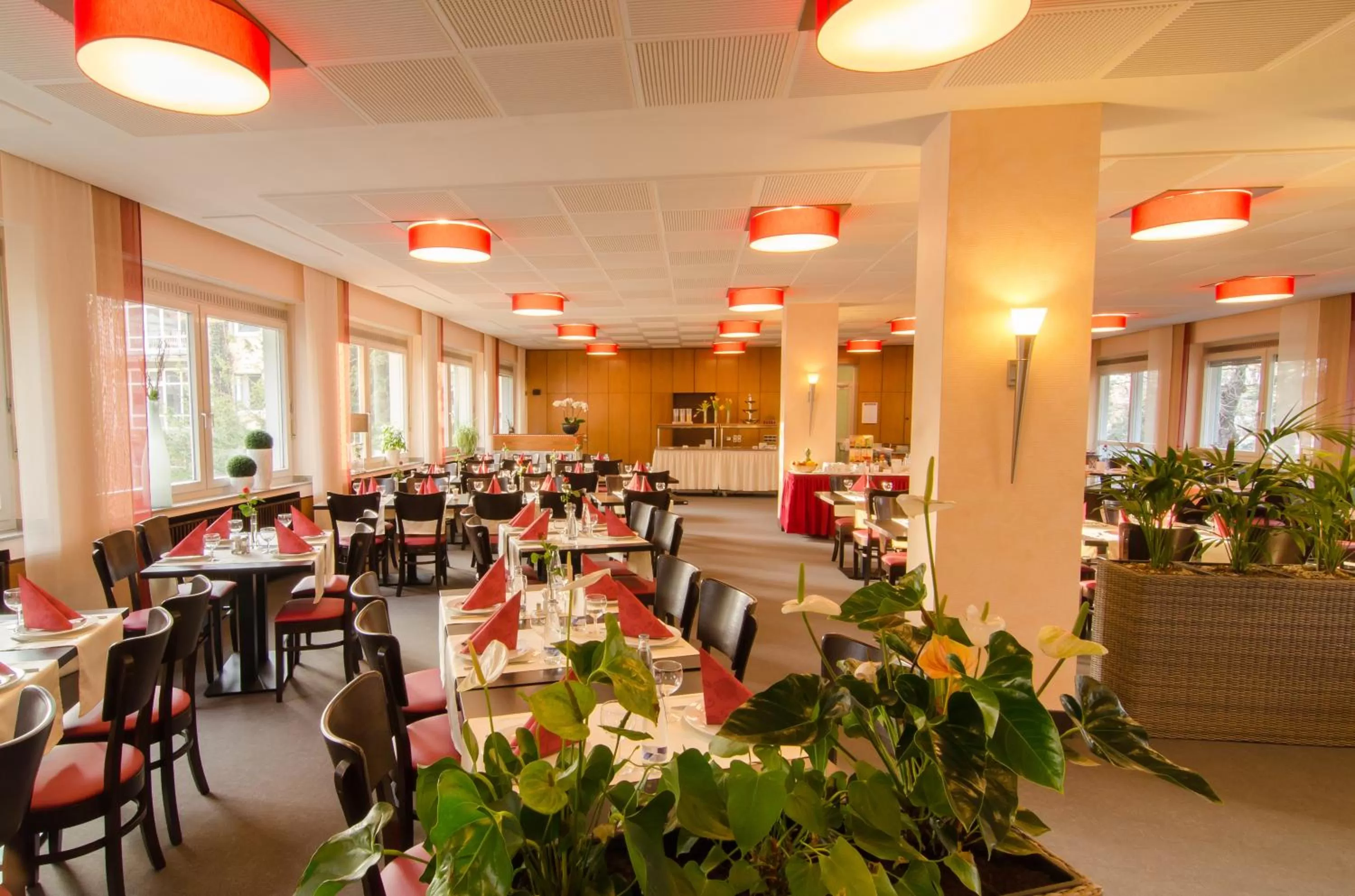 Restaurant/places to eat in IN VIA Hotel