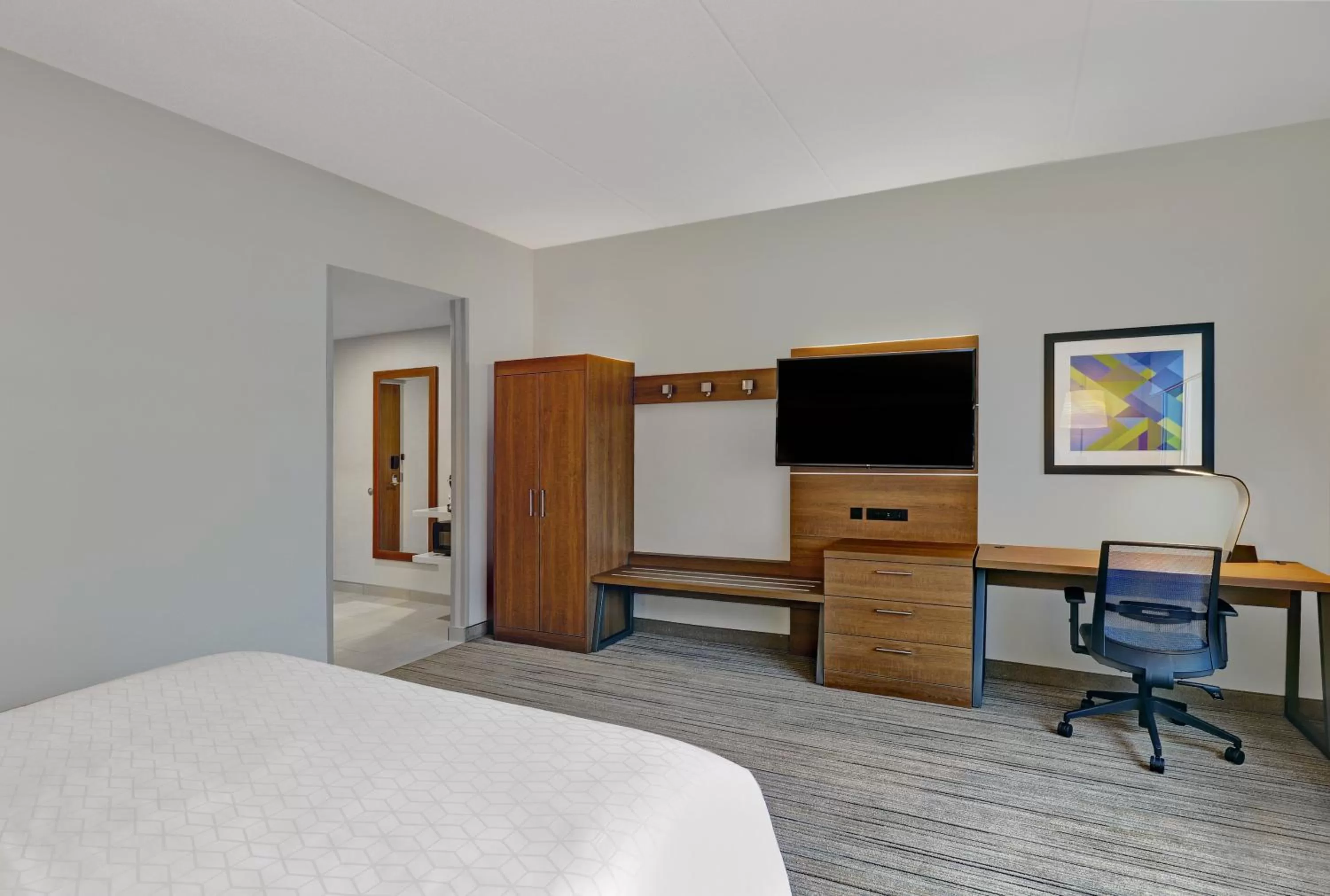 Photo of the whole room, Bed in Holiday Inn Express & Suites - Collingwood