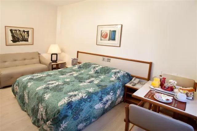 Property building, Bed in Boulevard Express