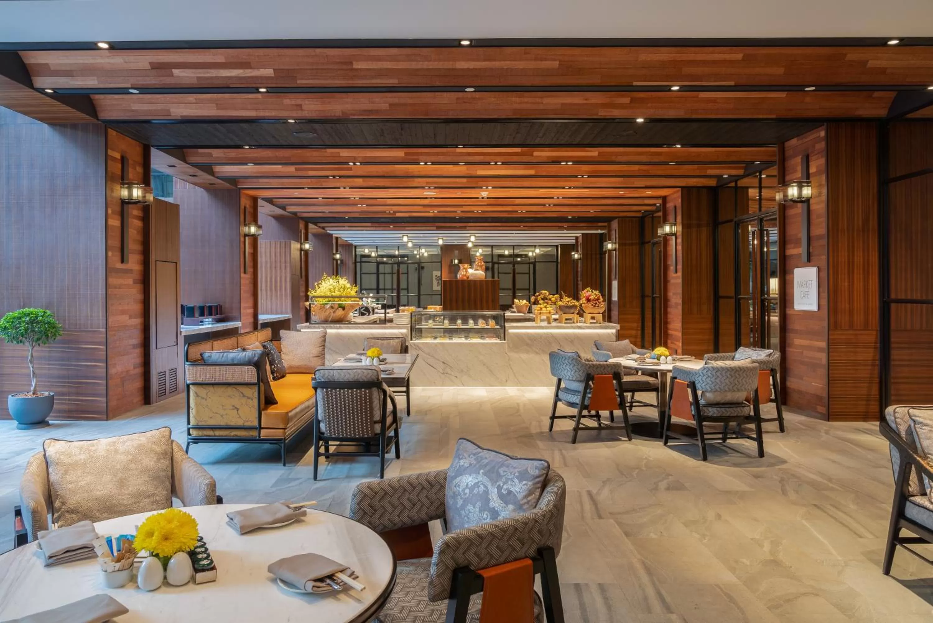 Restaurant/places to eat in Hyatt Regency Phnom Penh