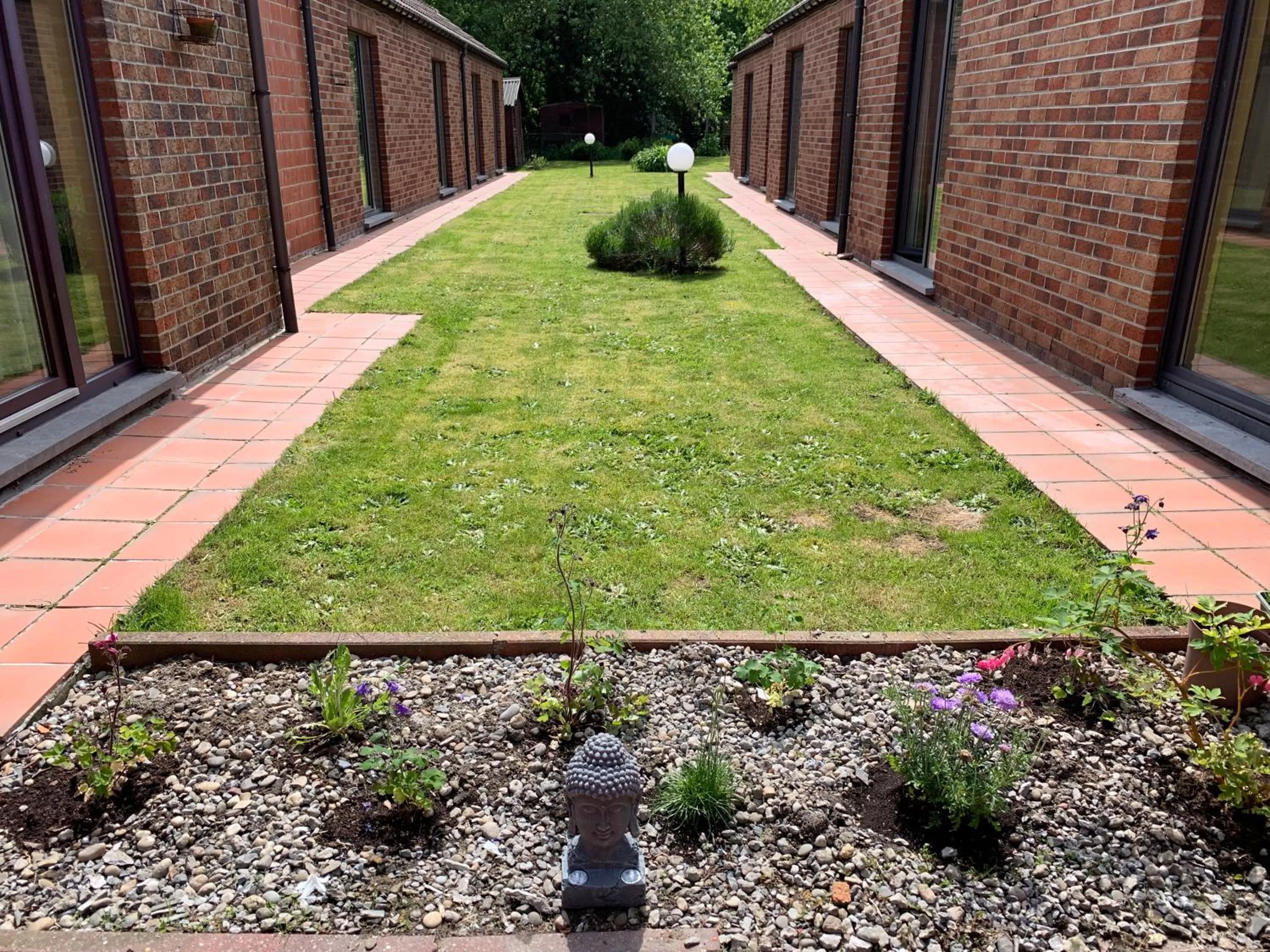 Garden view in Carpe Diem