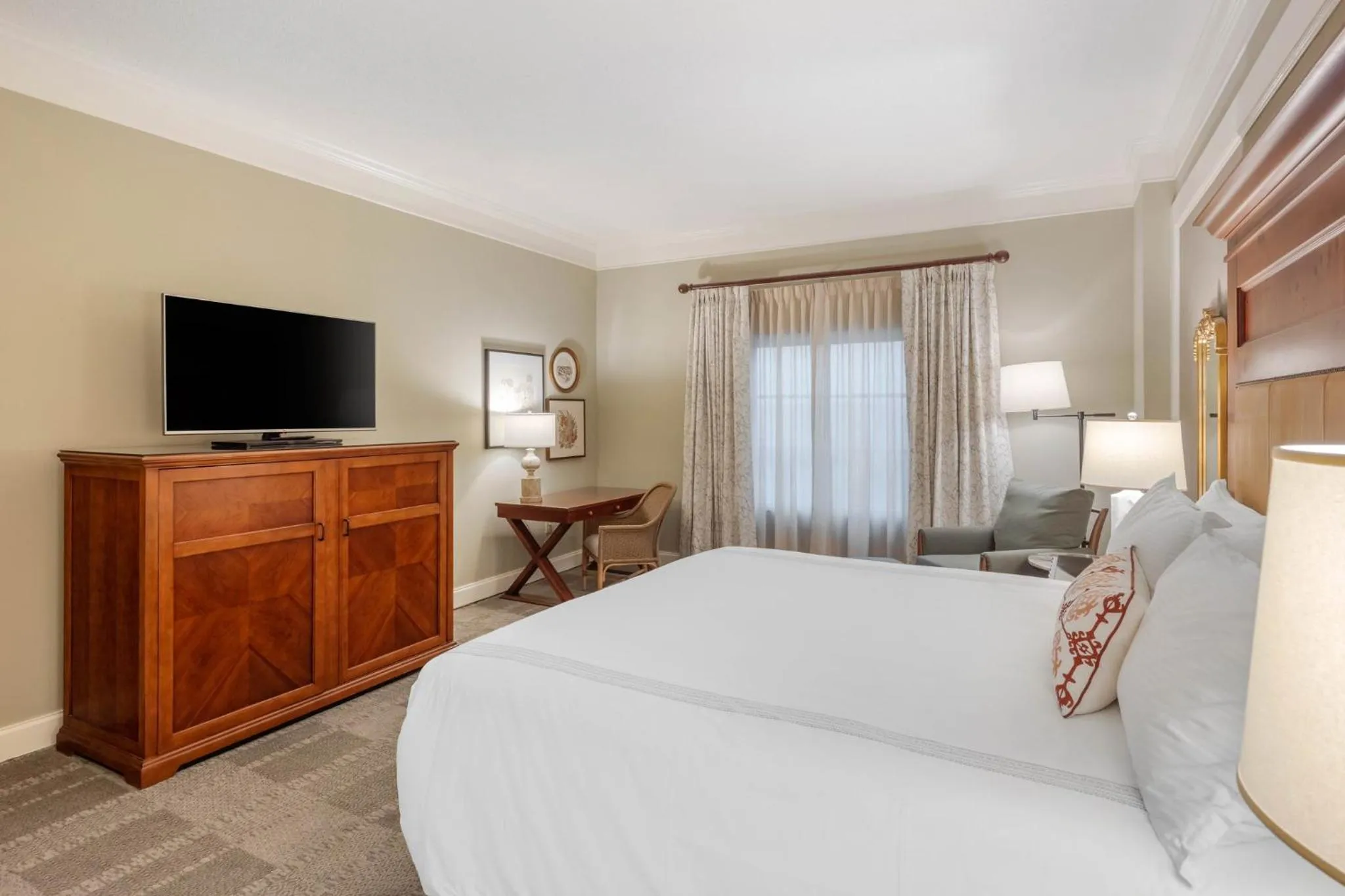 Photo of the whole room, Bed in Omni Barton Creek Resort and Spa Austin