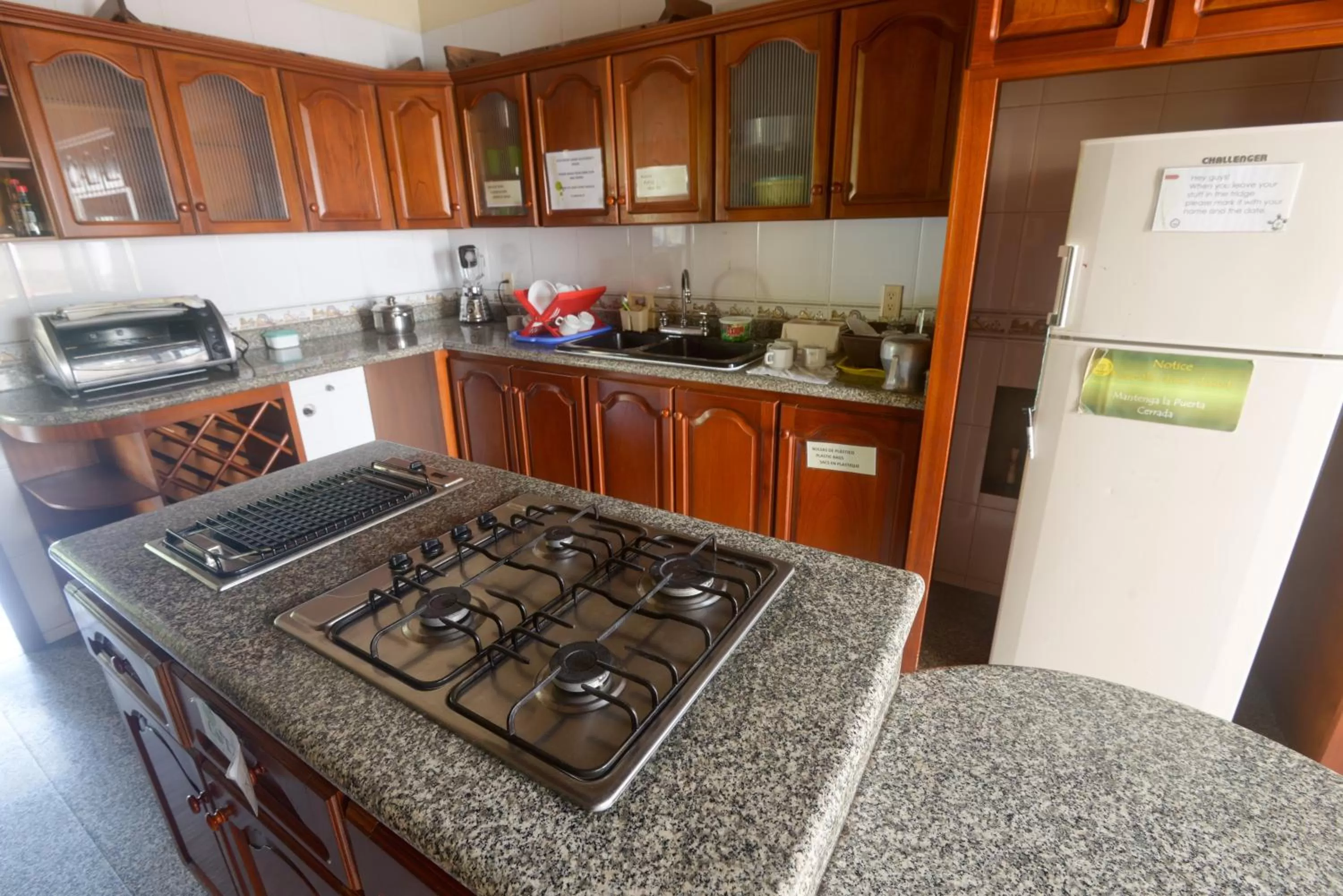 Communal kitchen in Sam'S VIP Hostel San Gil