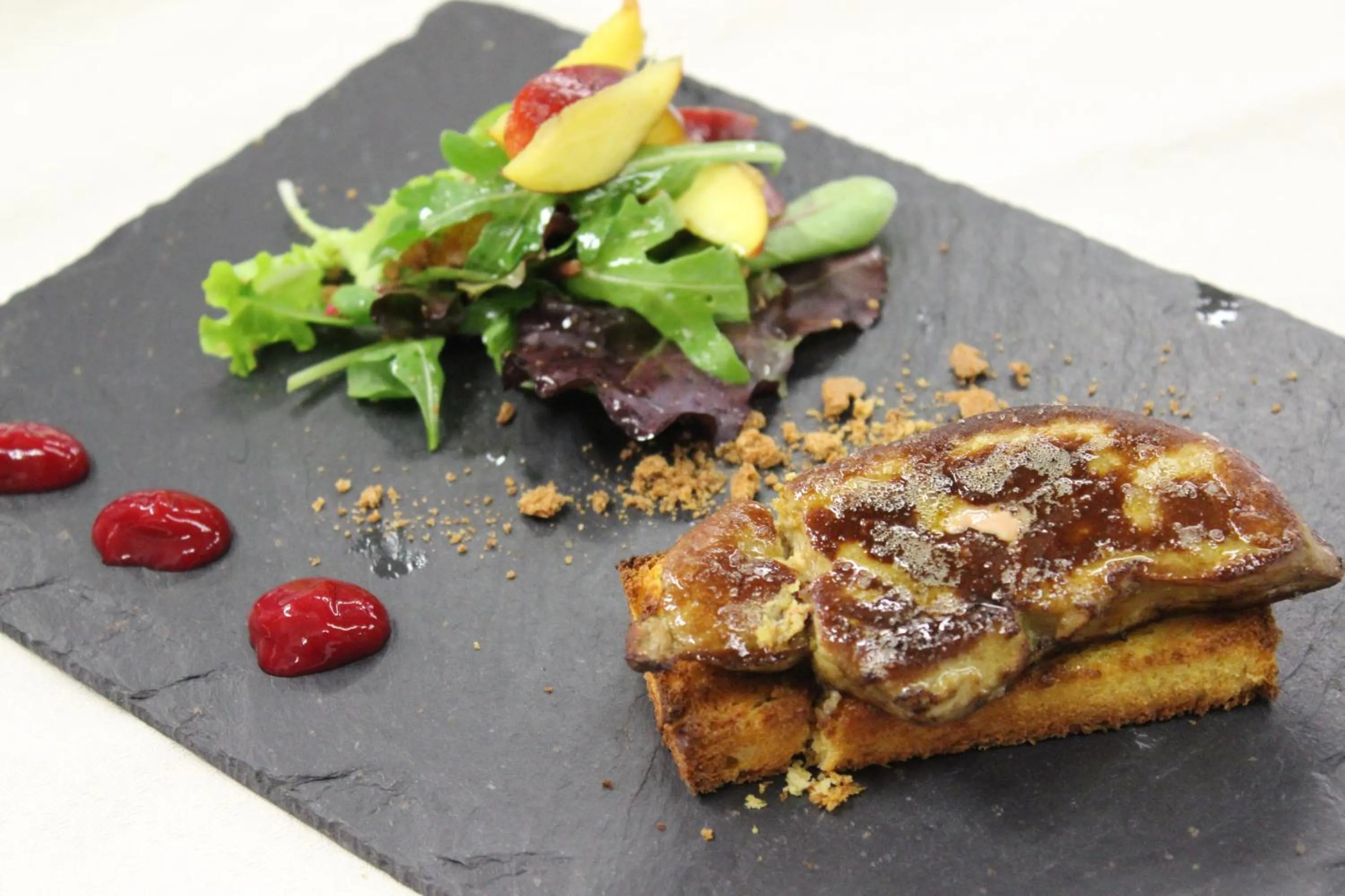 Restaurant/places to eat in Hotel Maison Saint Jean