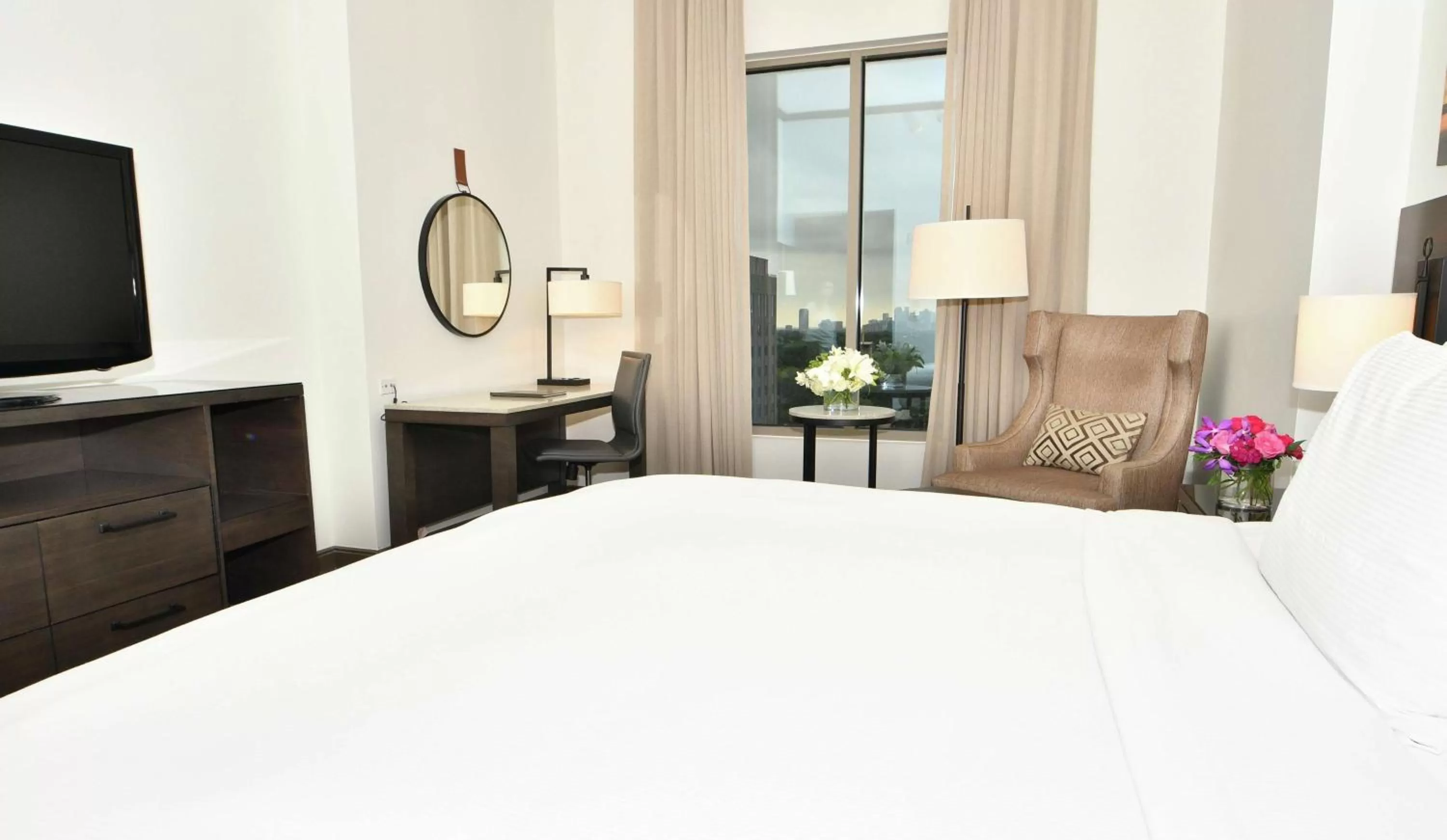 Bedroom, Bed in Hilton Dallas-Park Cities