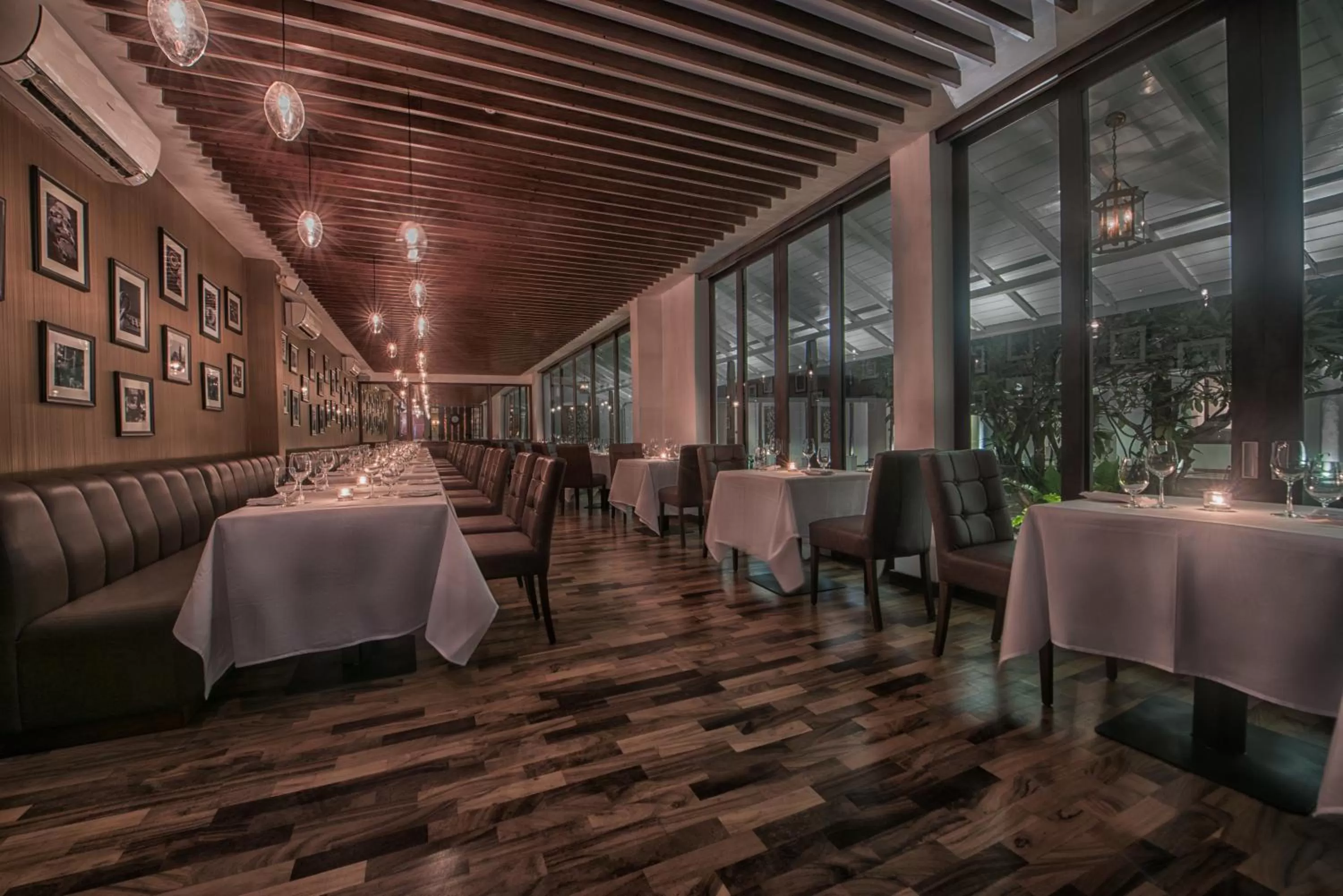 Restaurant/places to eat in Uga Residence