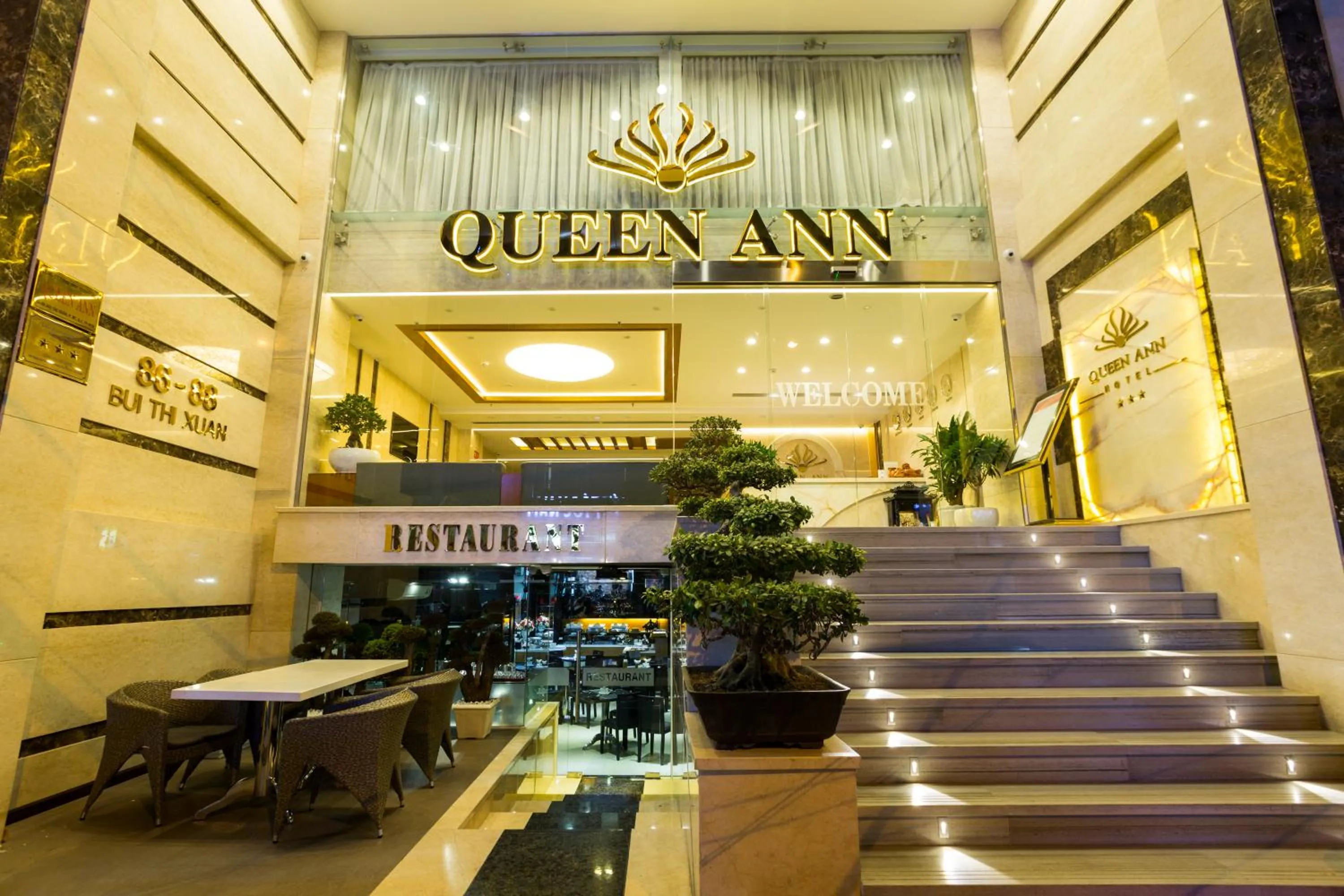 Facade/entrance in Queen Ann Hotel
