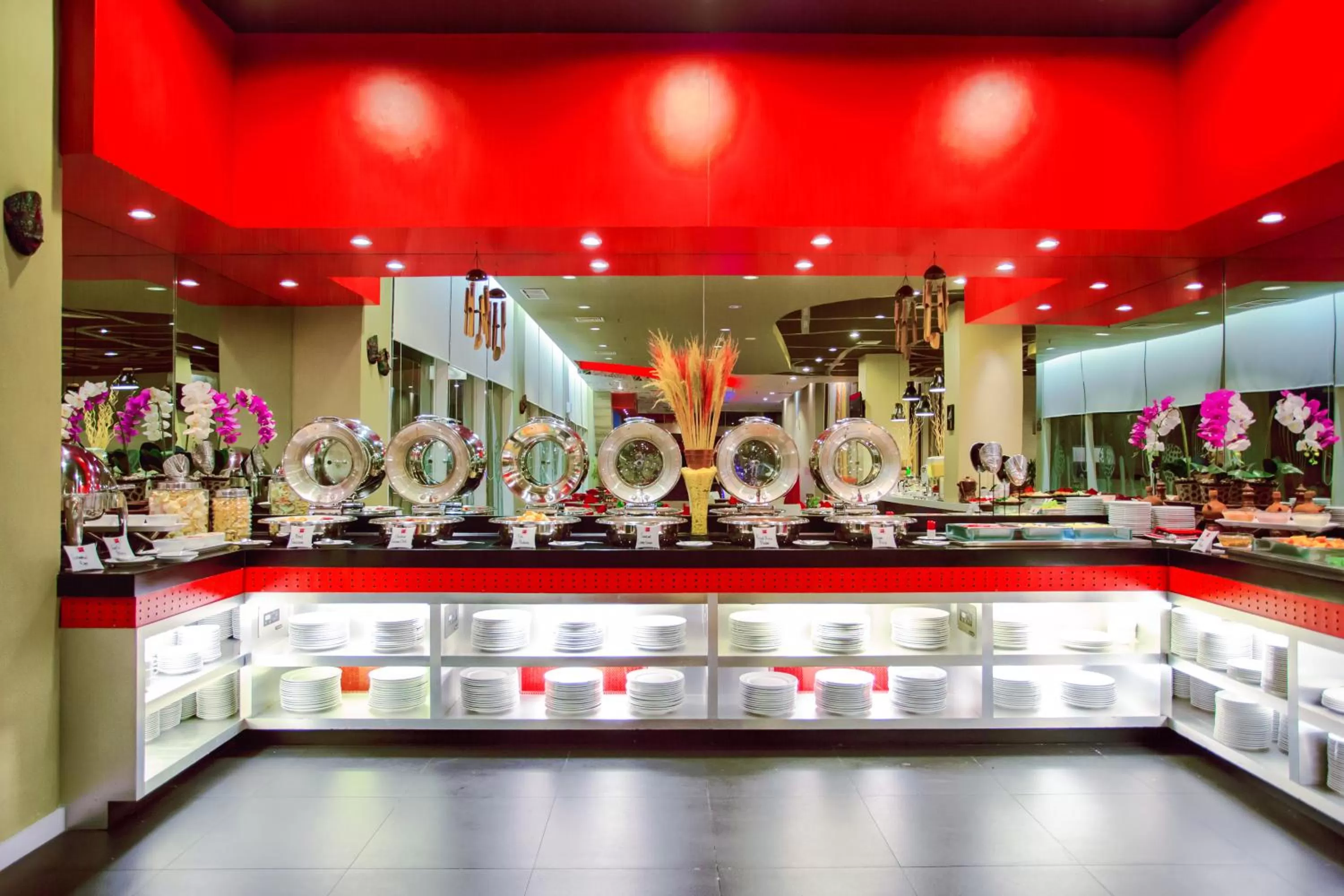 Restaurant/places to eat in Ibis Surabaya City Center