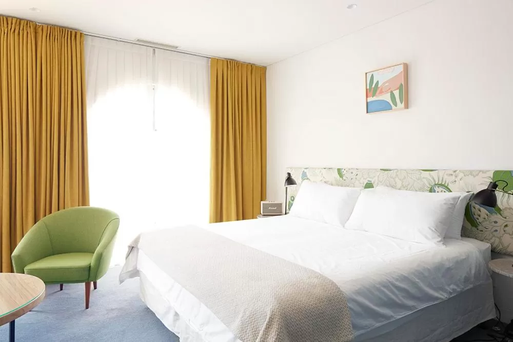 Bed in Hotel Ravesis