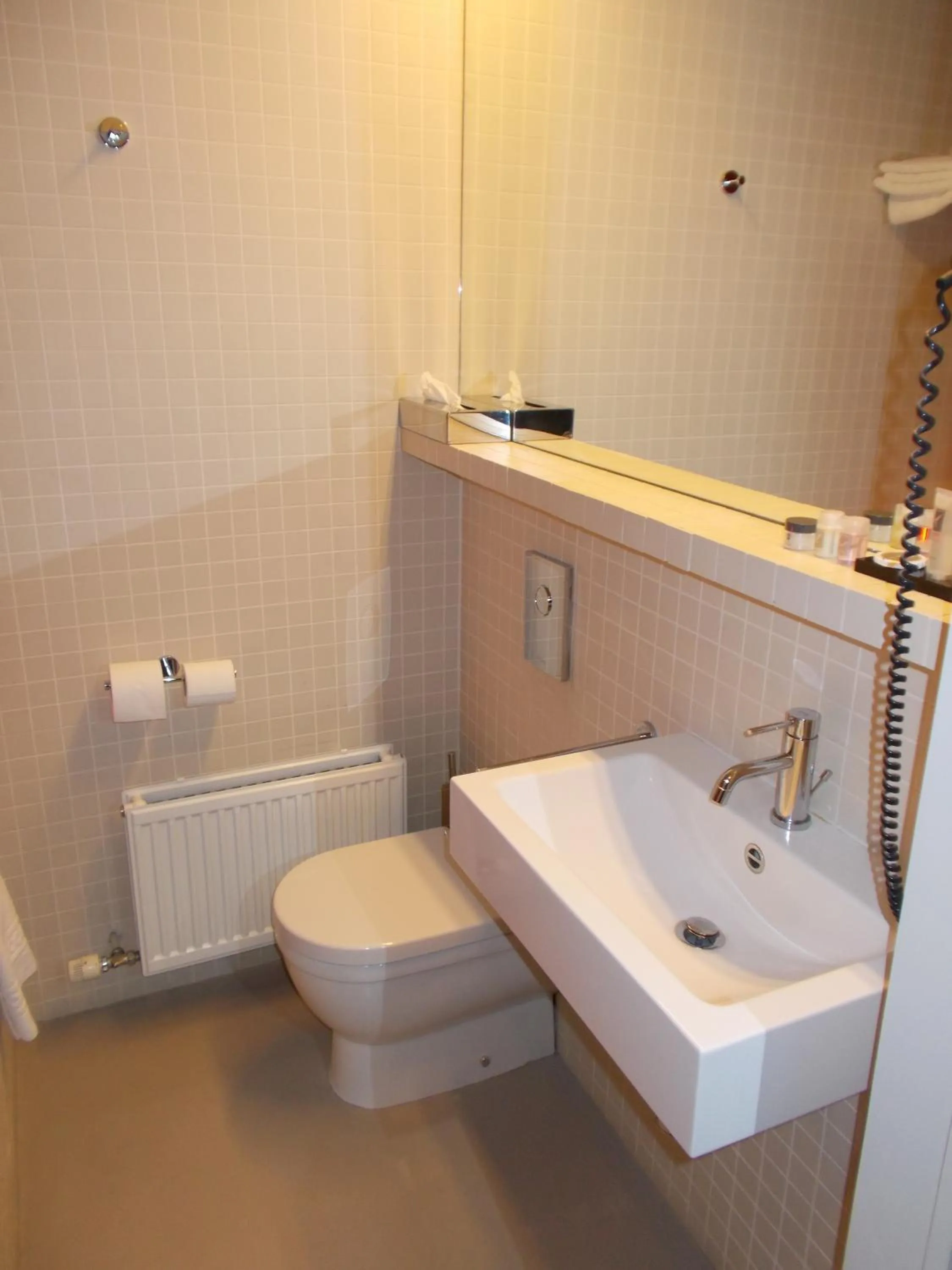 Bathroom in Hotel Corbie Lommel