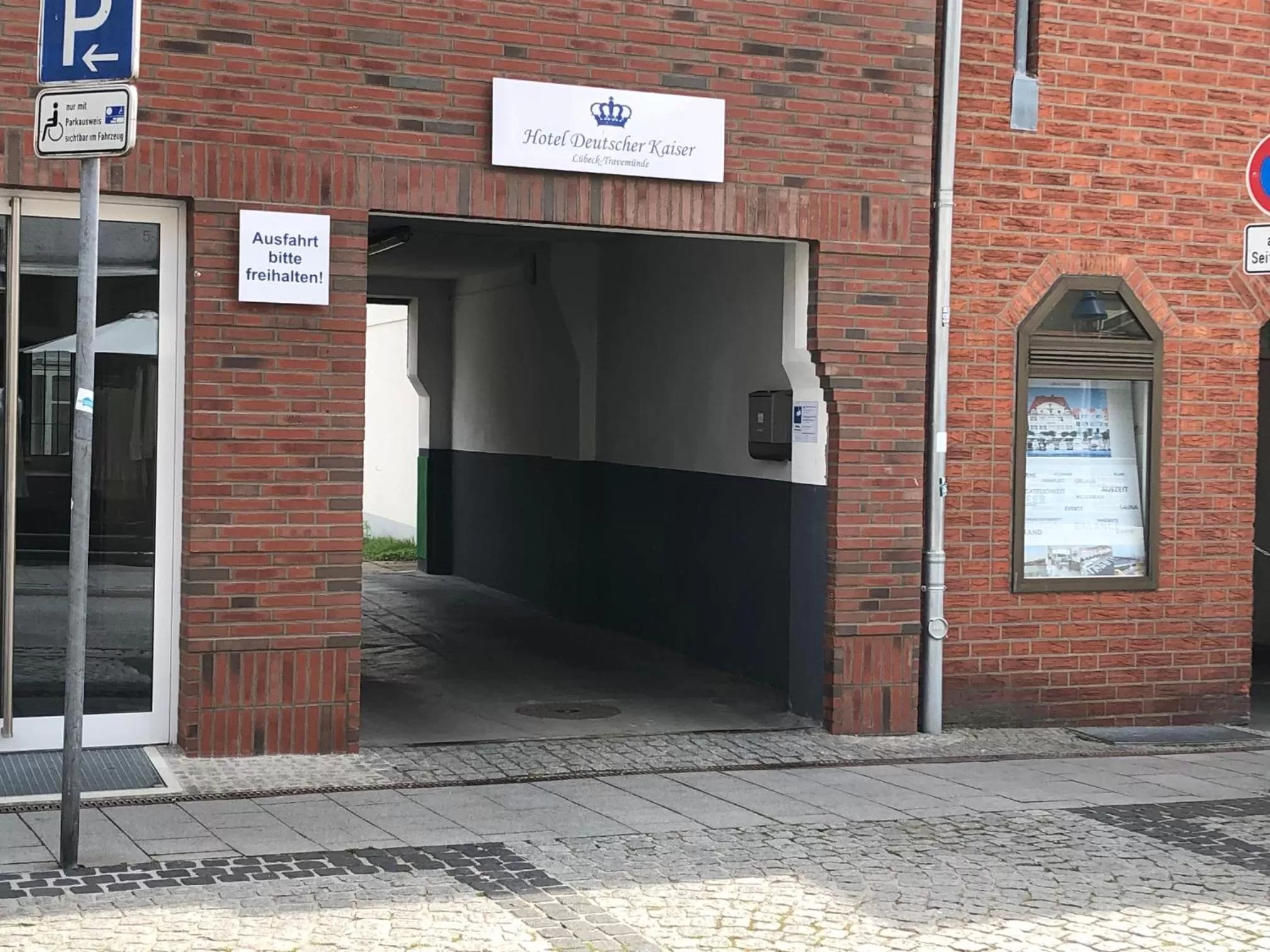 Property building in Hotel Deutscher Kaiser