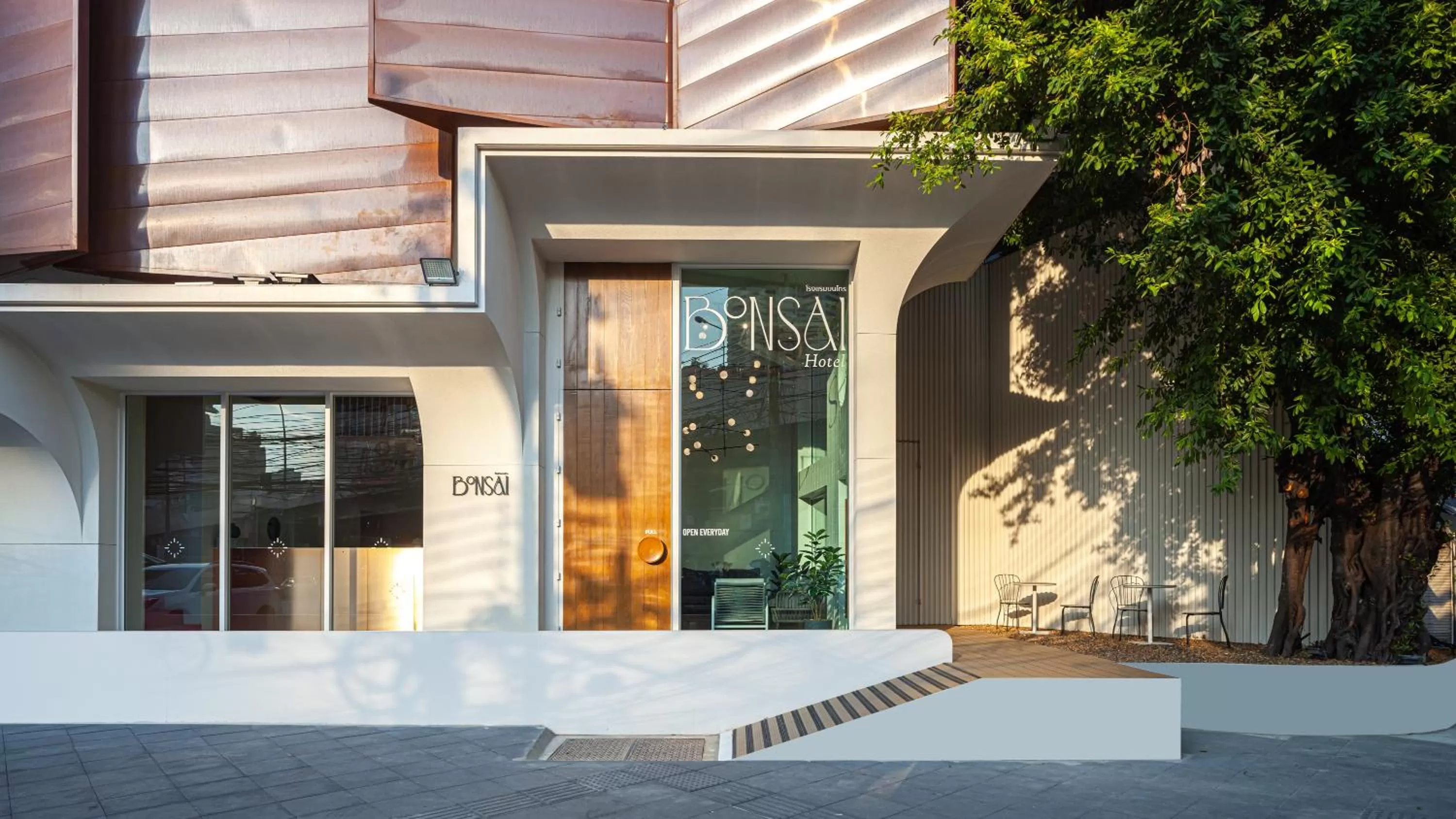 Property building in Bonsai Hotel Bangkok