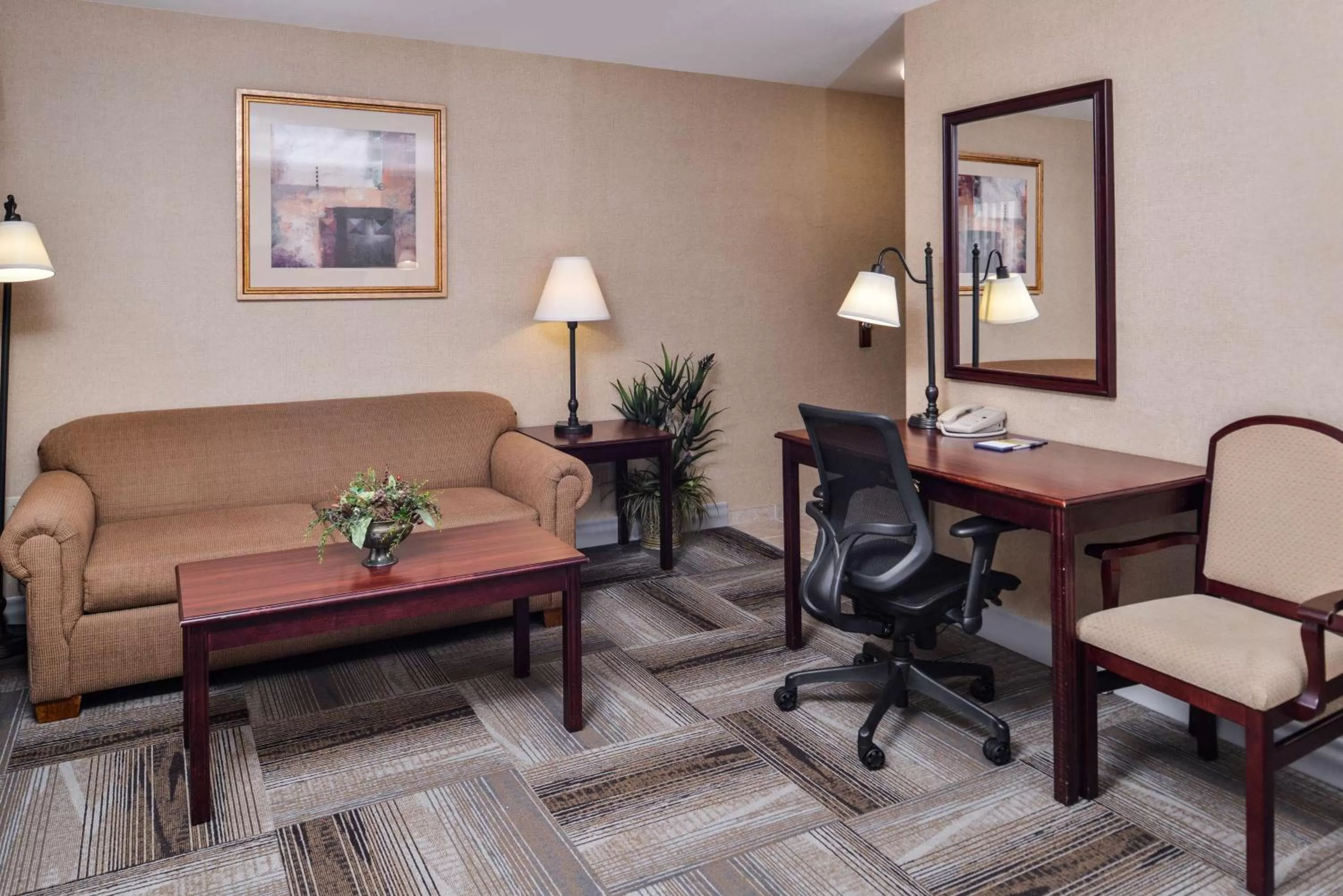 Non-Smoking King Studio Suite in Hampton Inn & Suites Boise-Meridian