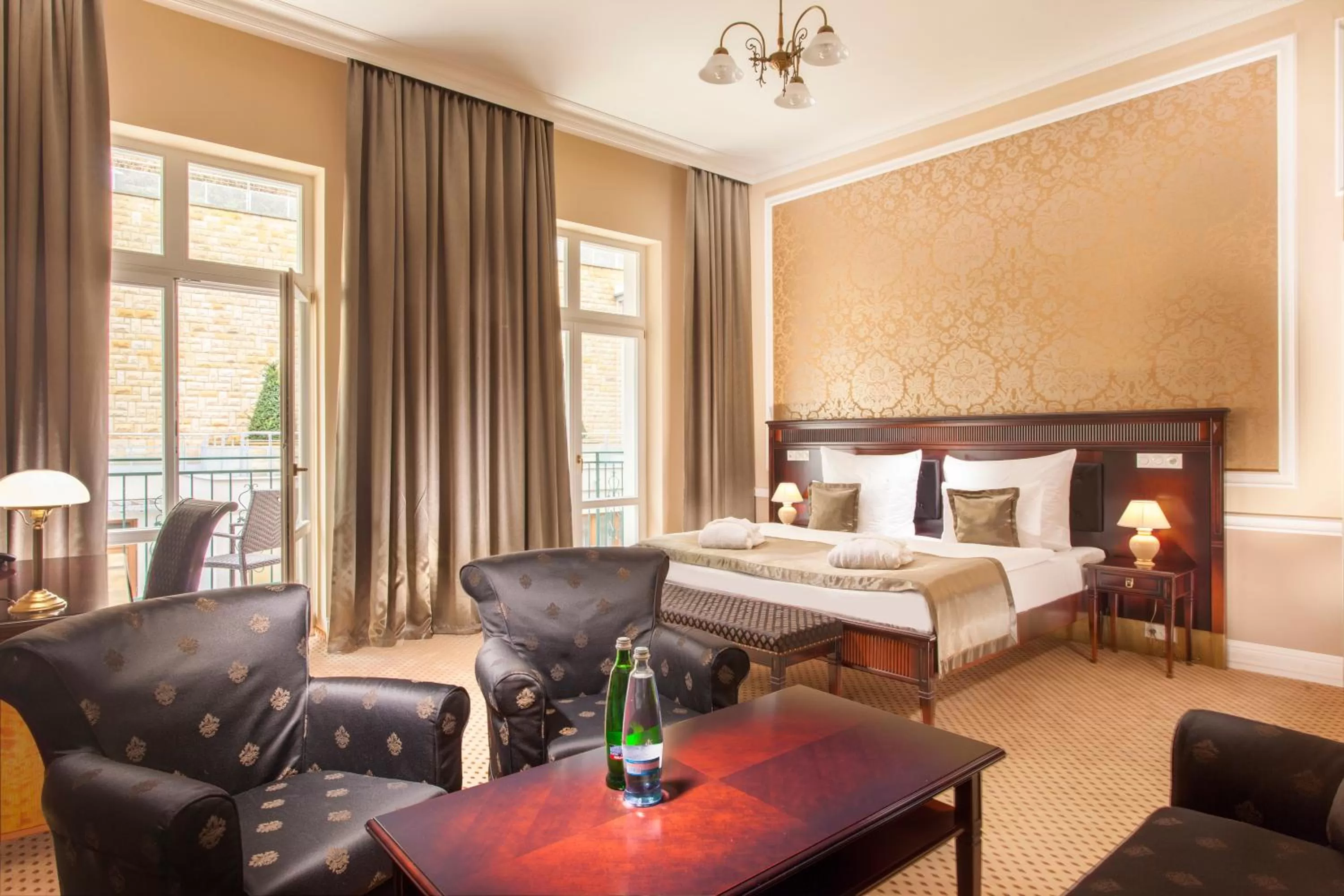 Bed in Luxury Spa Hotel Olympic Palace