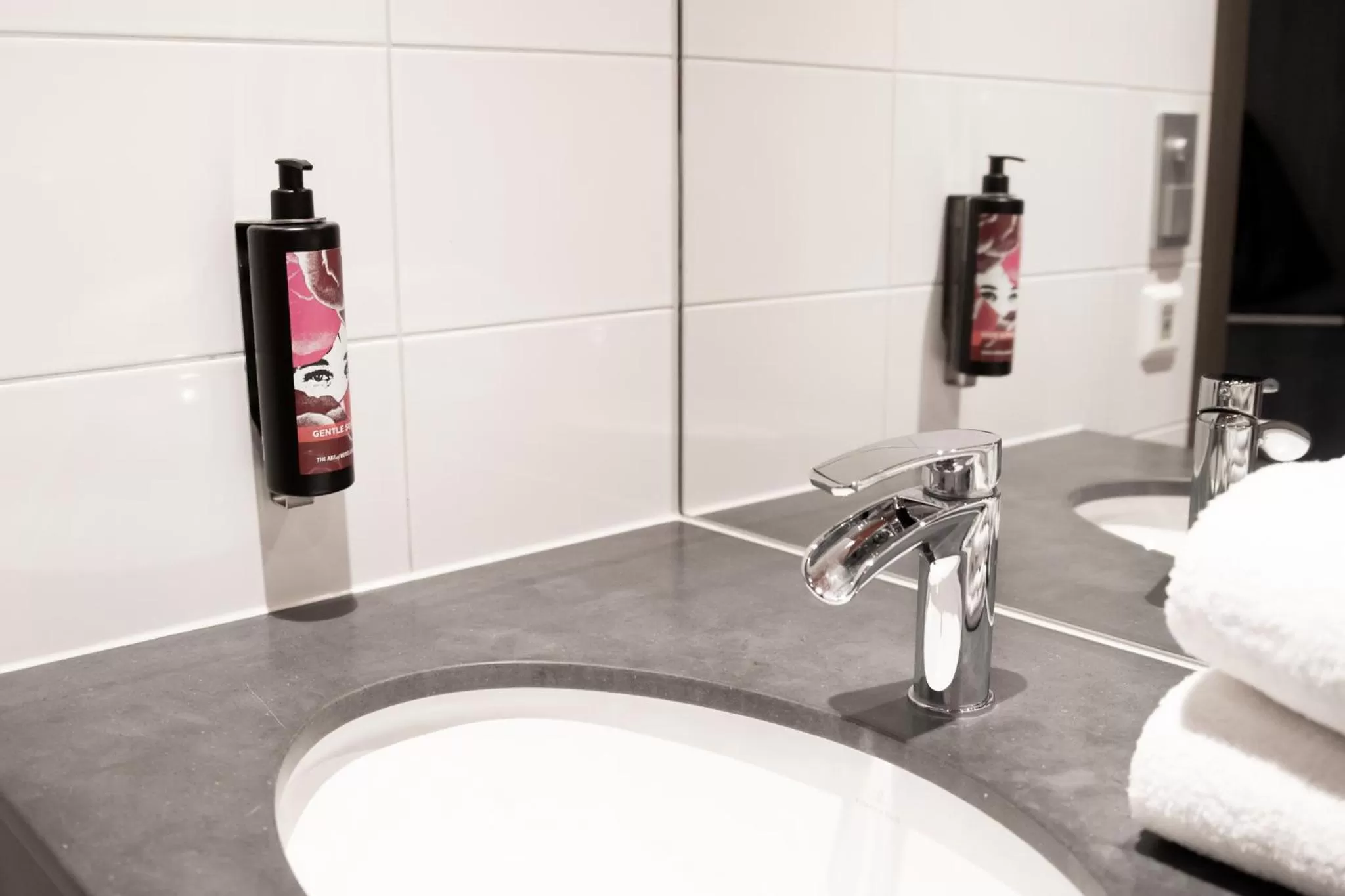 Bathroom in Motel L Lund